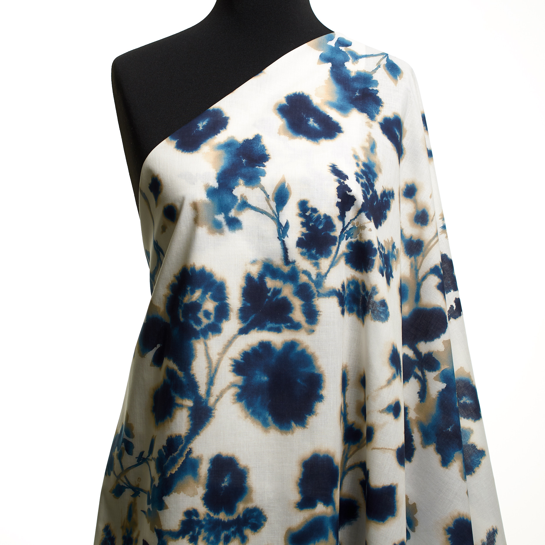 BATISTE, COTTON, PRINTED, SNOW WHITE&BLUE INDIGO (T0000749) - Mannequin