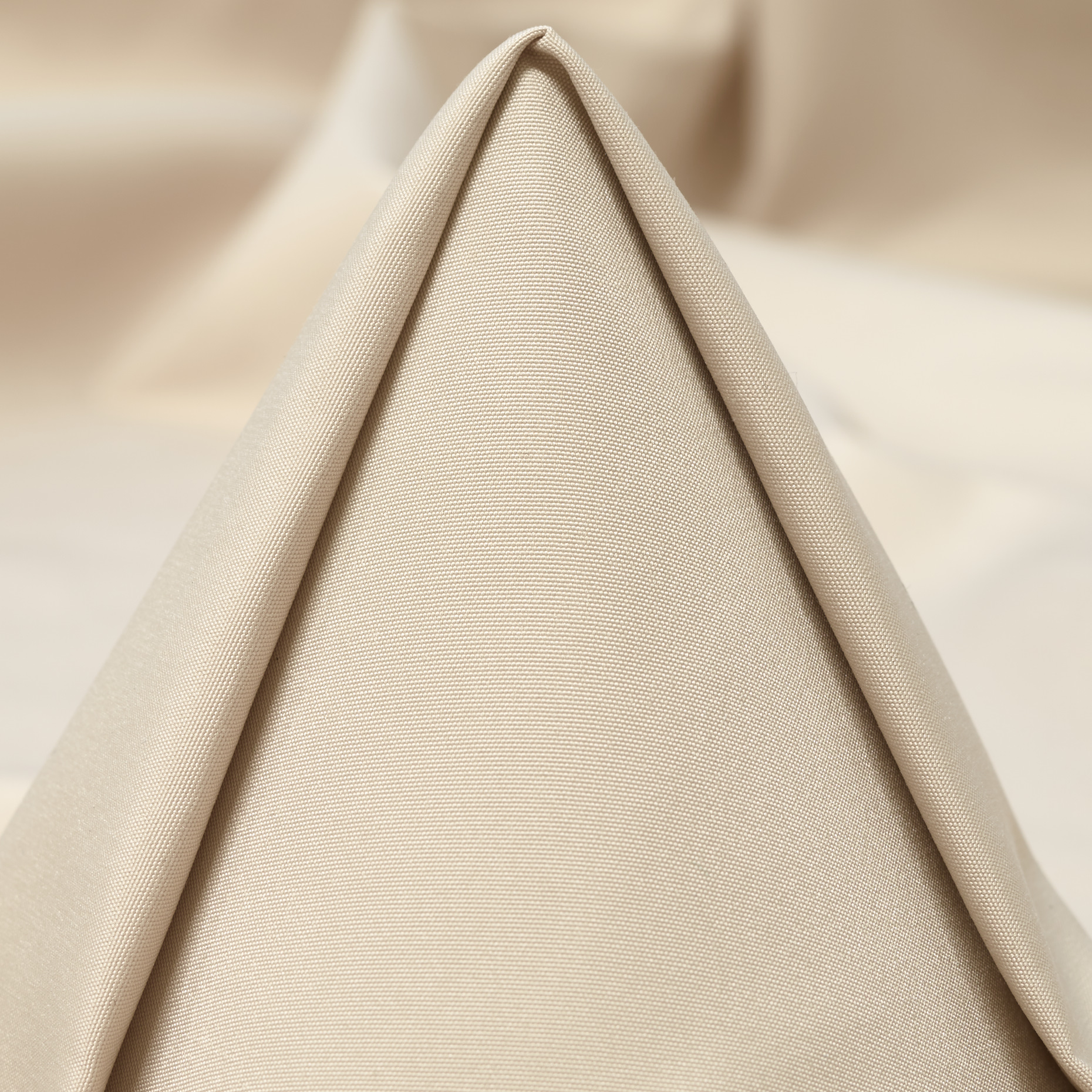 OUTDOOR, PERFECTLY PALE (F000047911)