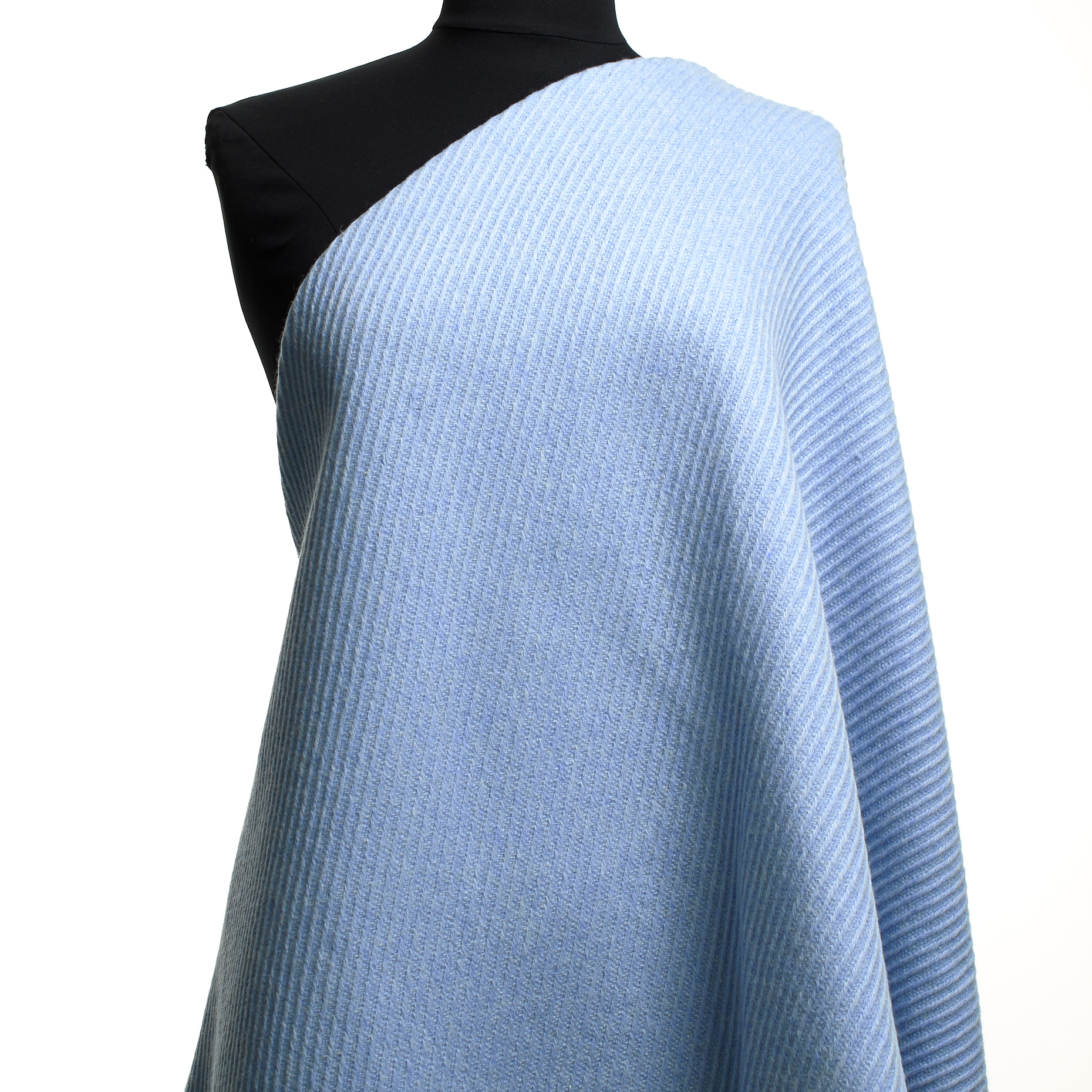 TWILL, VIRGIN WOOL, MELANGE, AIRY BLUE (F000047858) - Mannequin