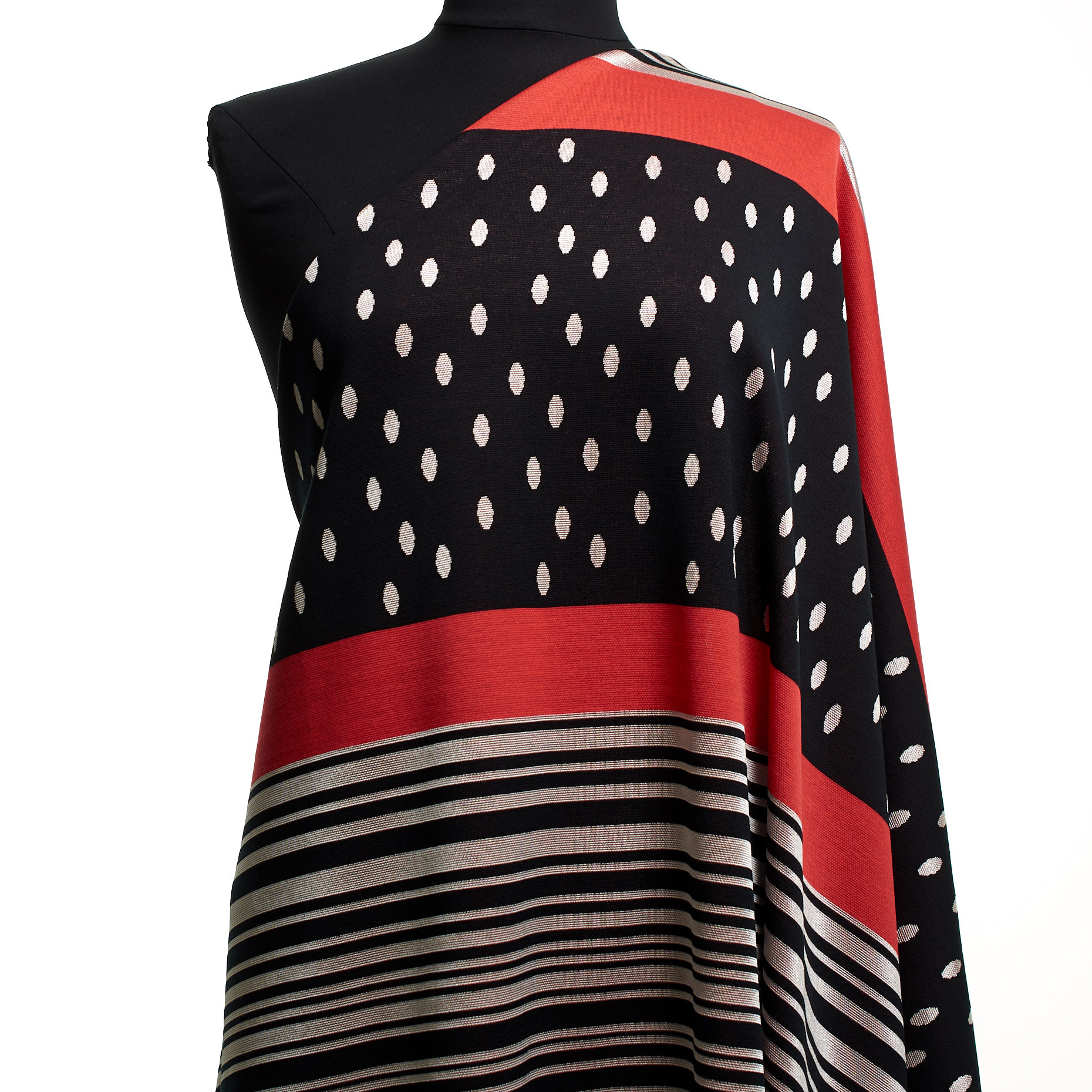 JACQUARD, JERSEY, COTTON, SAVVY RED&RAVEN BLACK (F000025589) - Mannequin