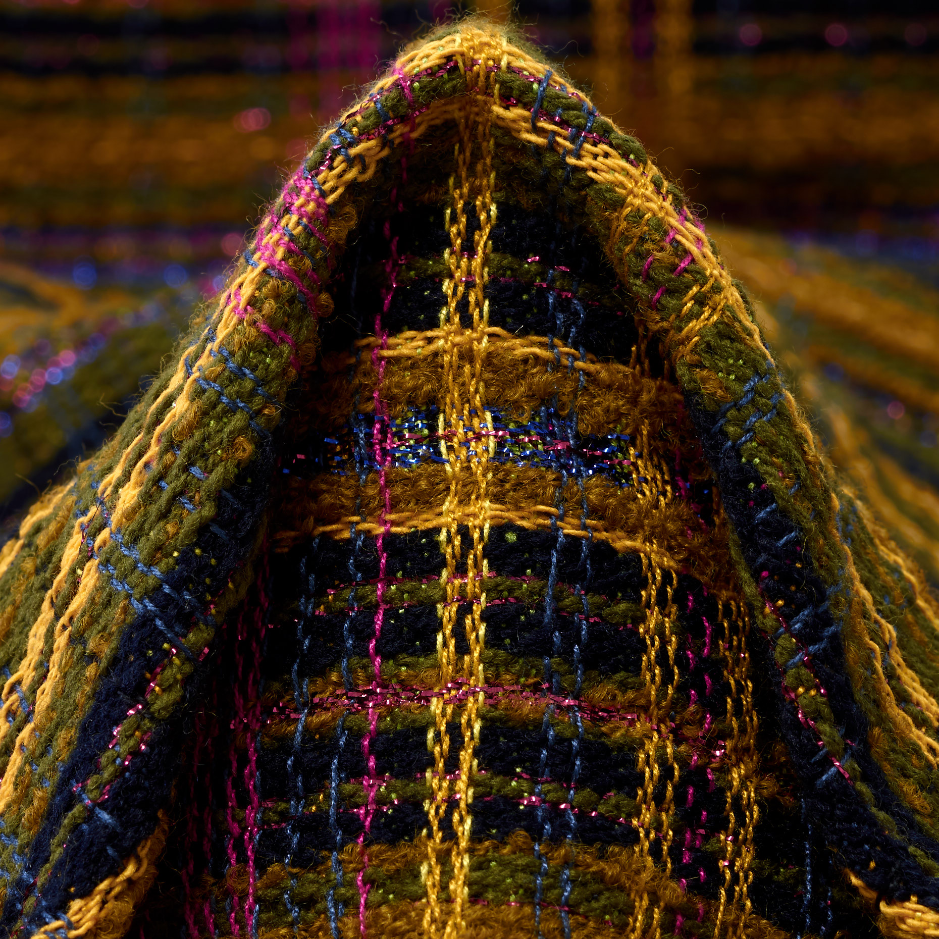 JACQUARD, VISCOSE BLEND, LUREX, BANANA CREAM&MAGENTA (P000003290)