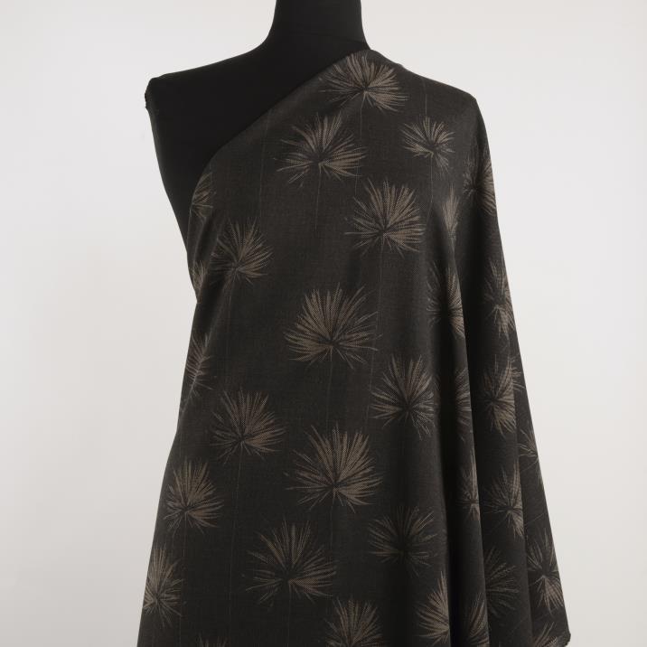 Смесовая Вискоза, Принт, Black Ink&Cement (AQ000007) - Манекен