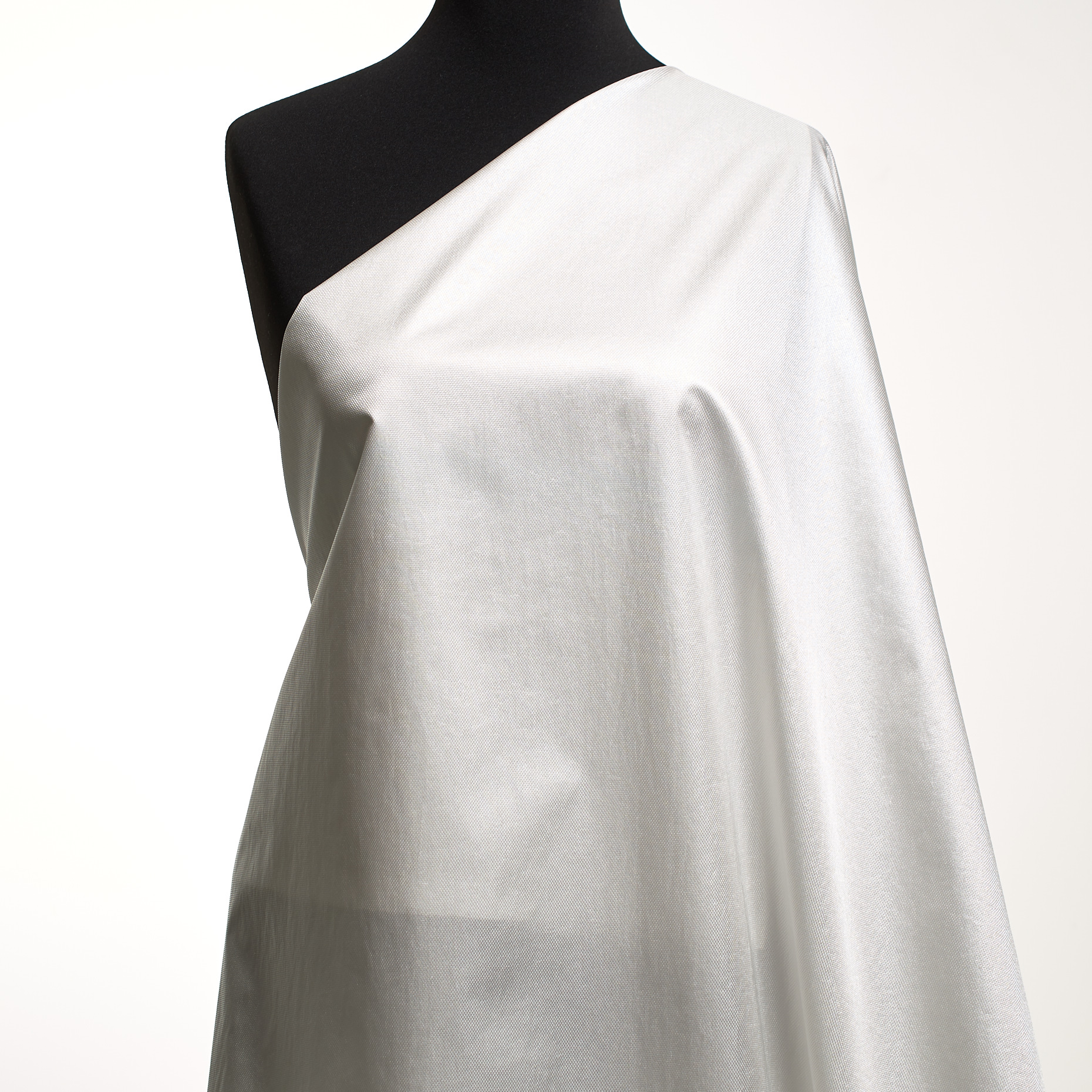 OUTDOOR, SHIMMERING, BRILLIANT WHITE (F000007724) - Mannequin