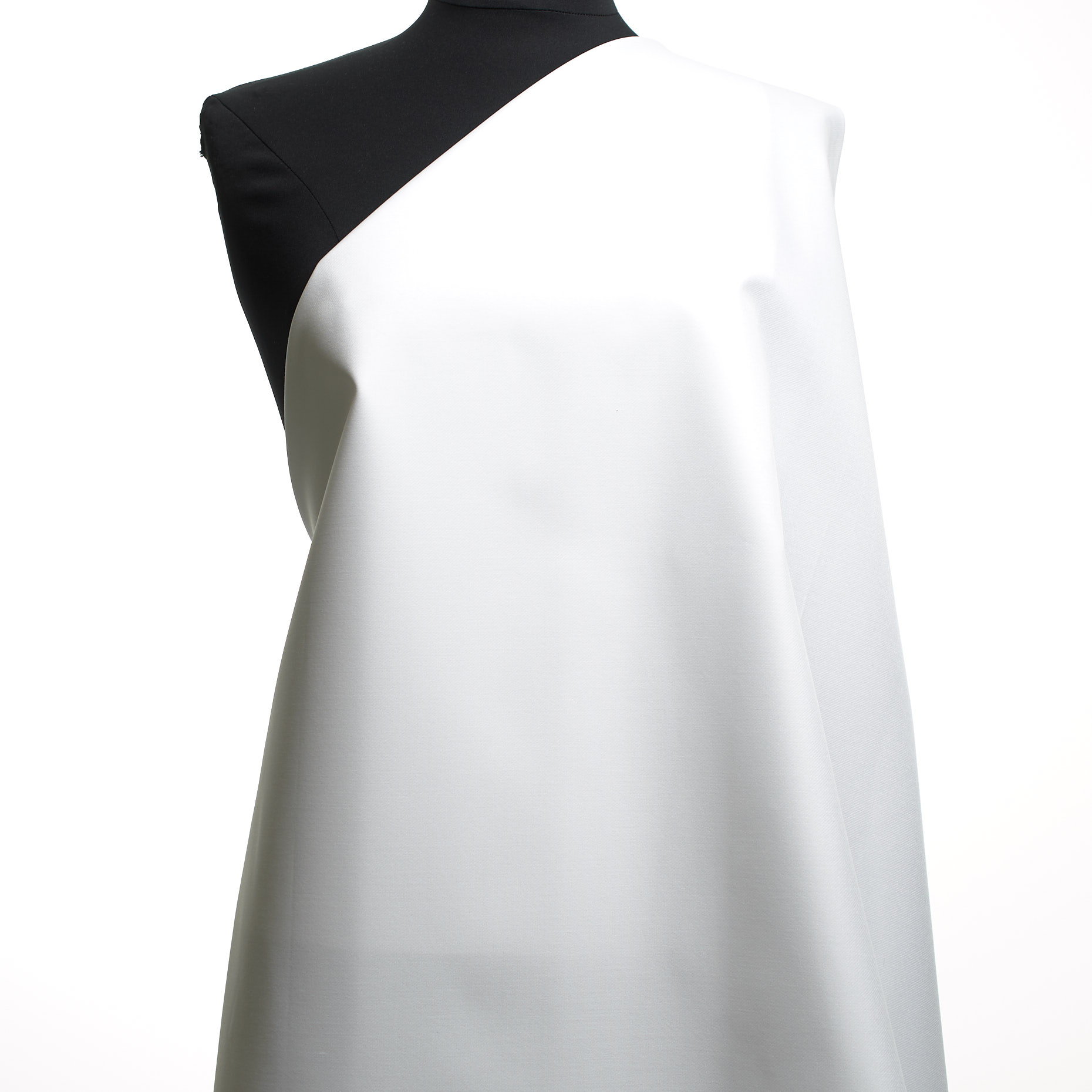 TWILL, COTTON, VISCOSE, BRILLIANT WHITE (F000039165) - Mannequin