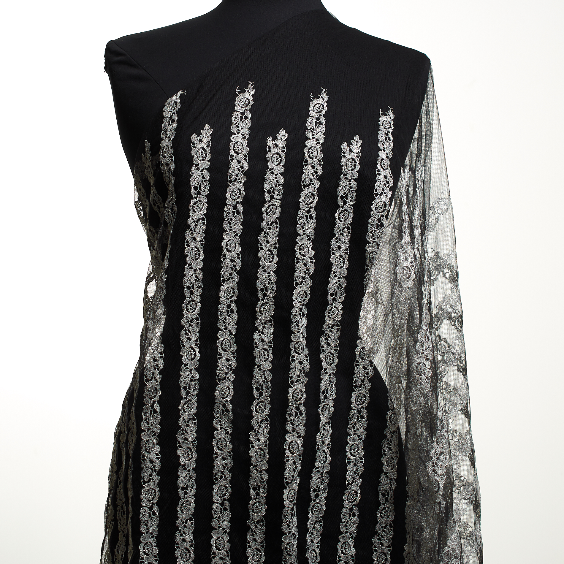 LACE, POLYAMID, STRIPES, BLACK&RED GOLD (F000034404) - Mannequin