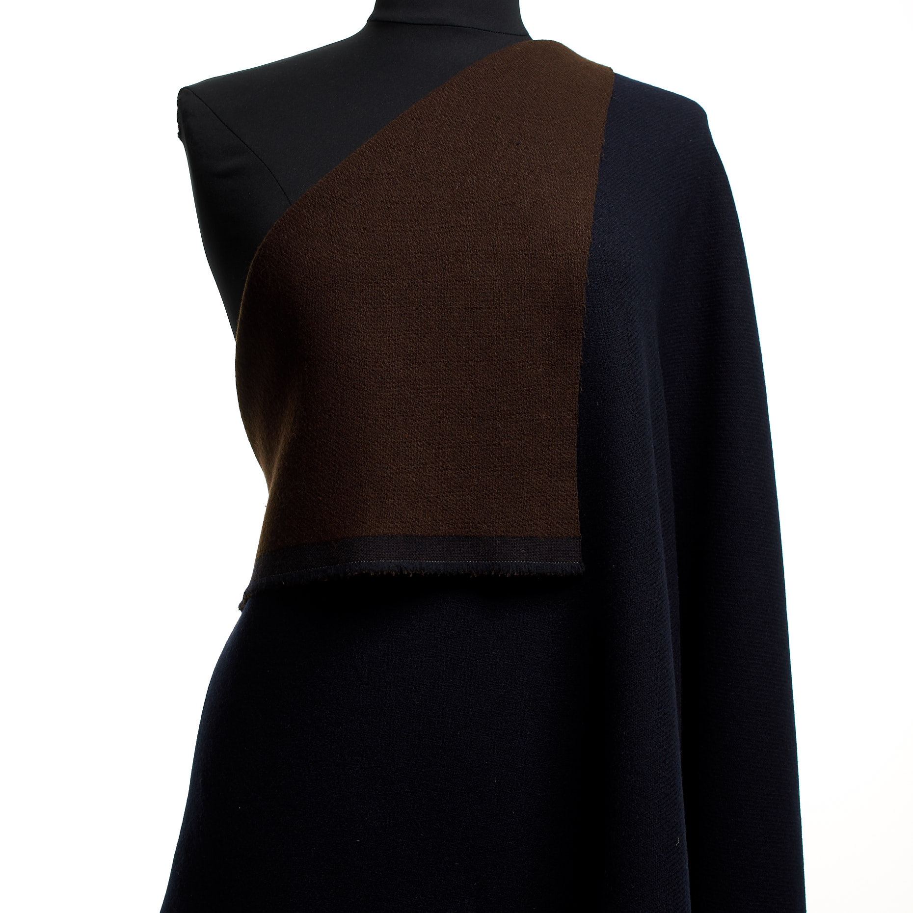 DOUBLE, TWILL, WOOL BLEND, PARISIAN NIGHT&HOT FUDGE (F000044413) - Mannequin