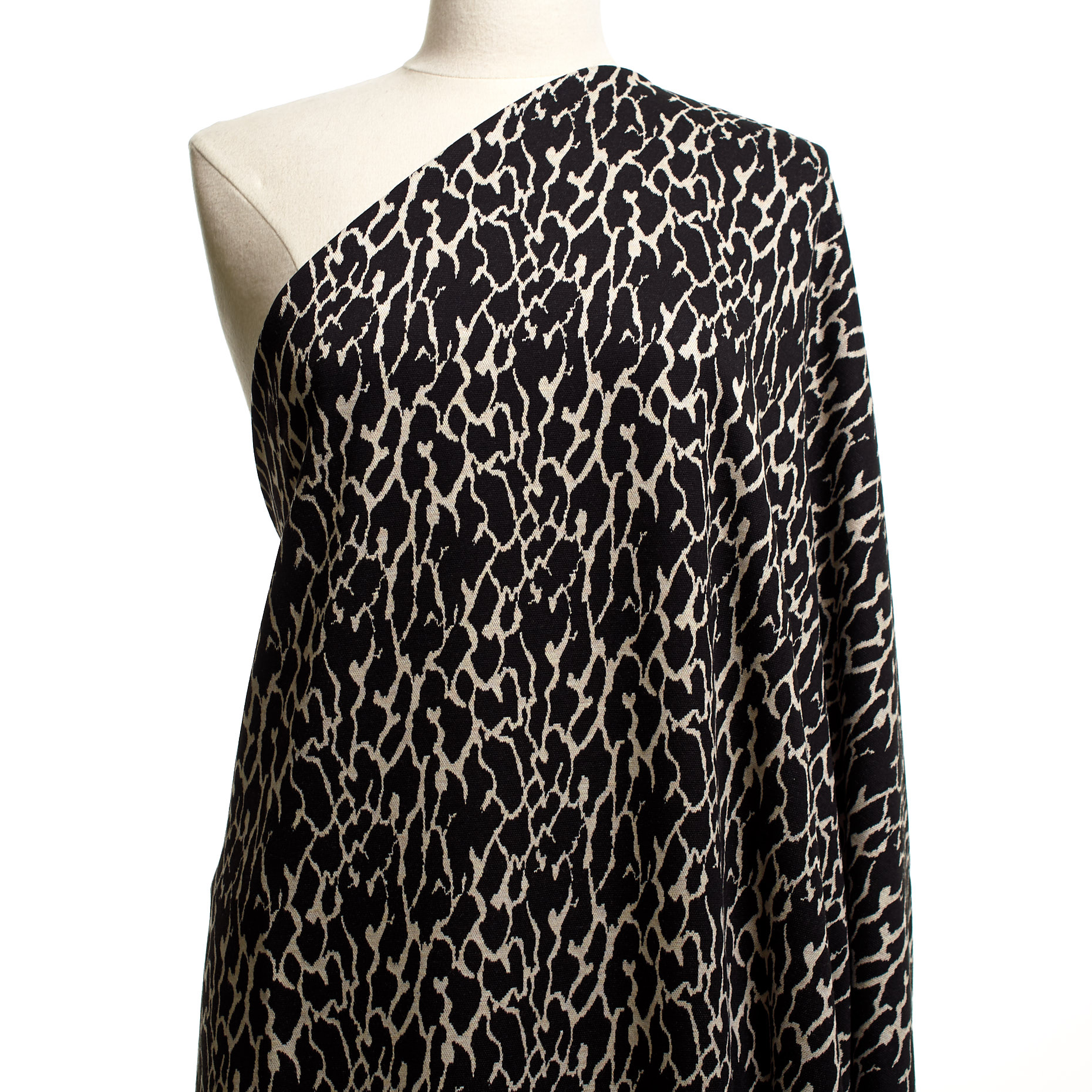 JACQUARD, JERSEY, VISCOSE, MARSHMALLOW&RAVEN BLACK (F000043139) - Mannequin