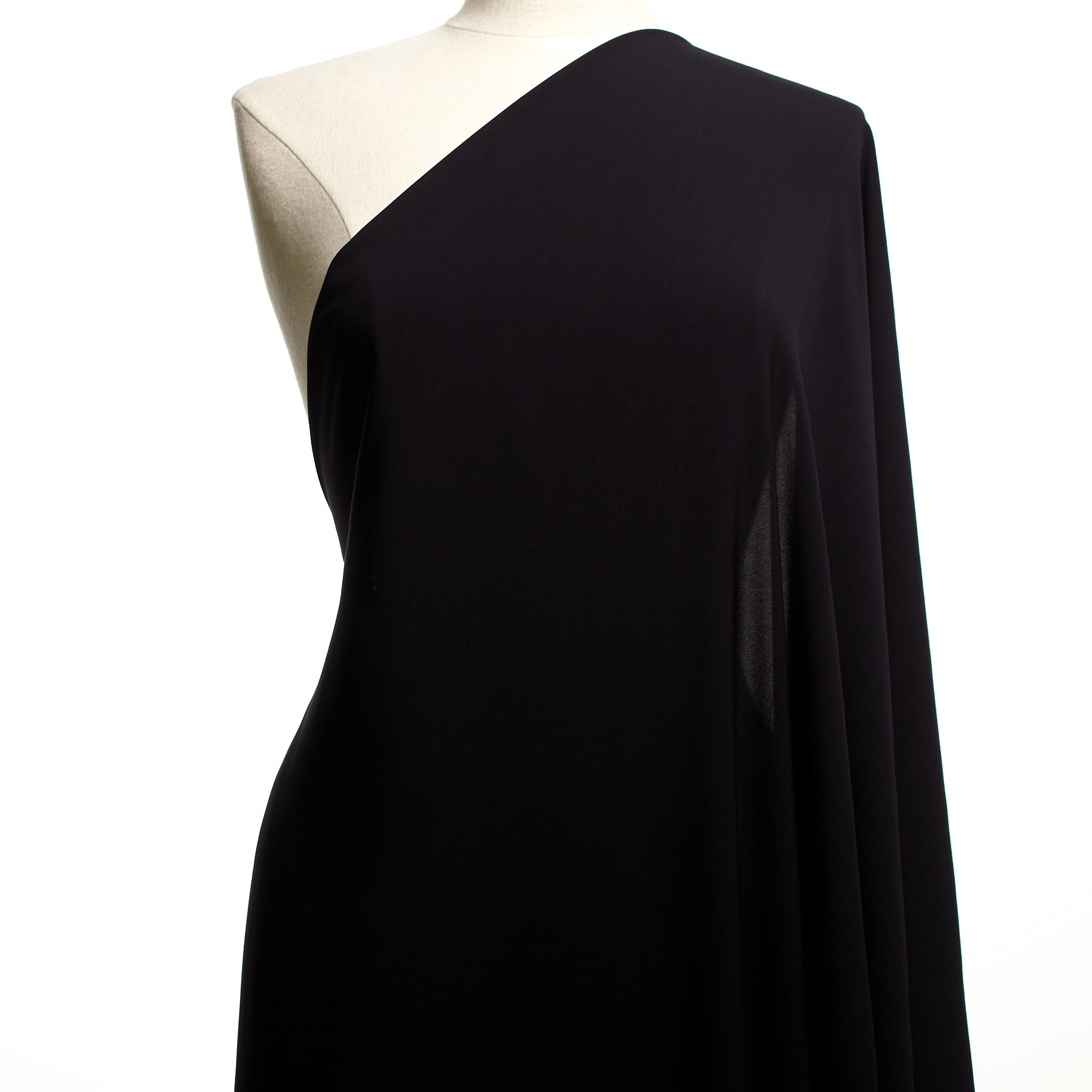 PIQUÉ, VISCOSE, RAVEN BLACK (F000040202) - Mannequin