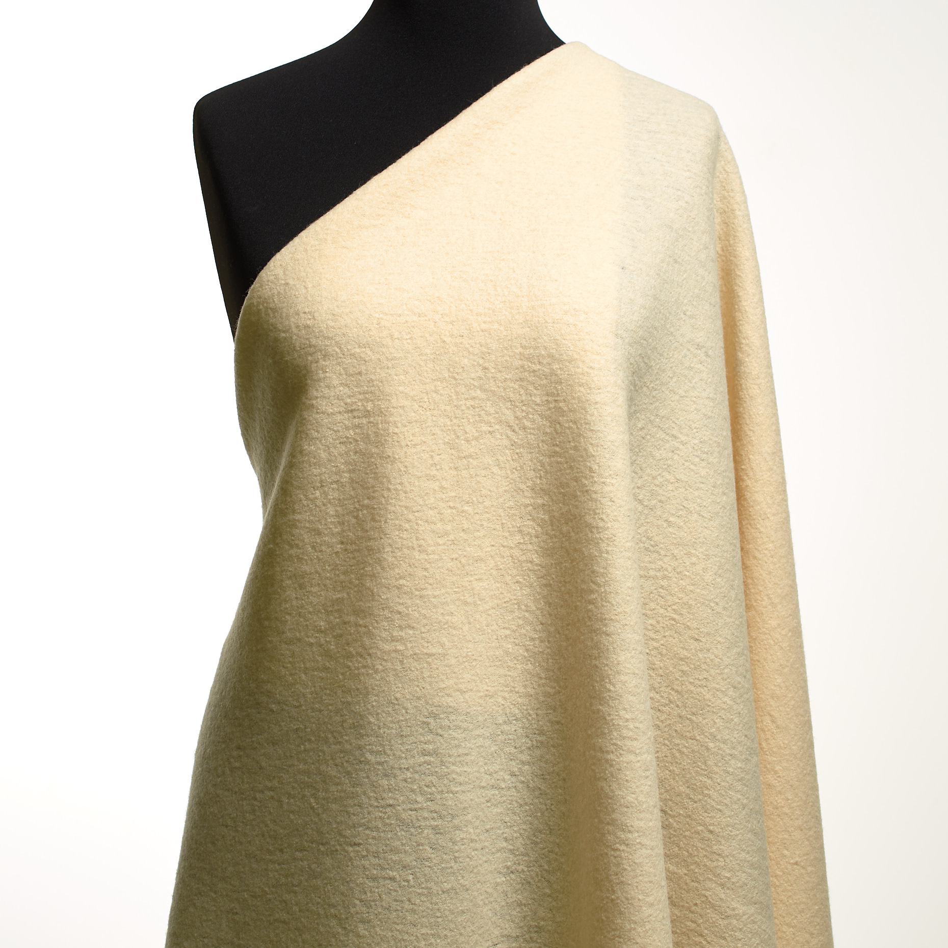 JERSEY, BOUCLÉ, VIRGIN WOOL, MARSHMALLOW (F000049076) - Mannequin
