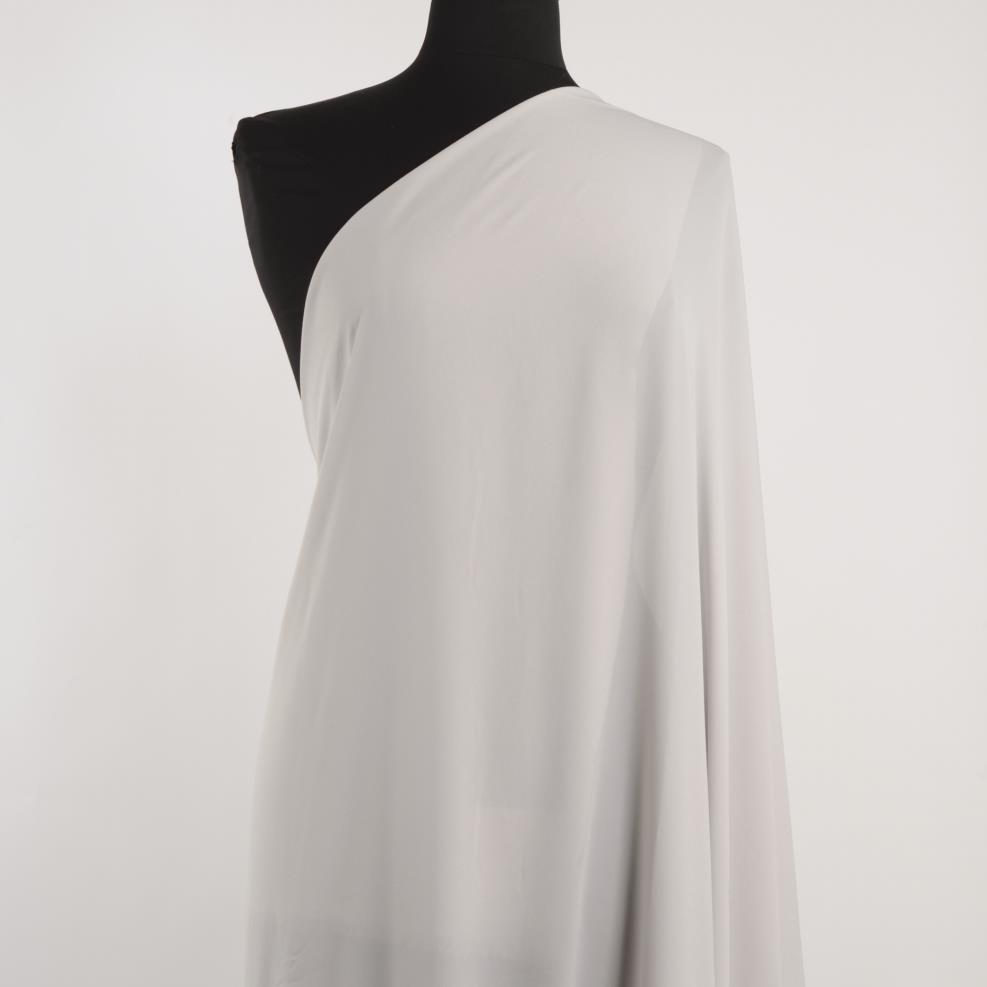  Крепдешин, Vaporous Gray (F000030591) - Манекен