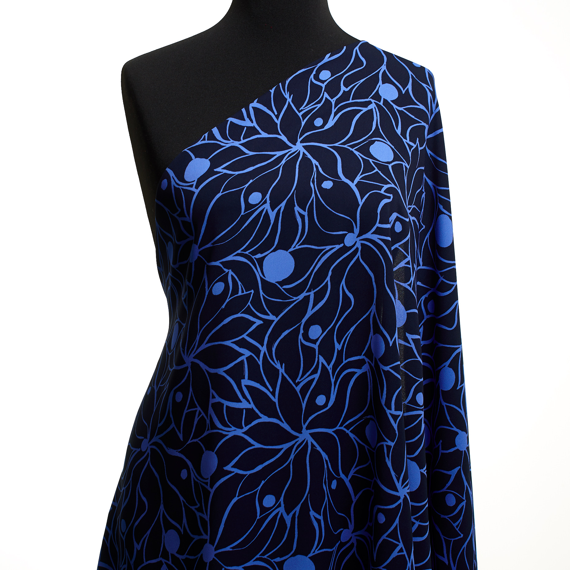  Крепдешин, Вискоза, Принт, Cornflower Blue&Parisian Night (F000049508) - Манекен