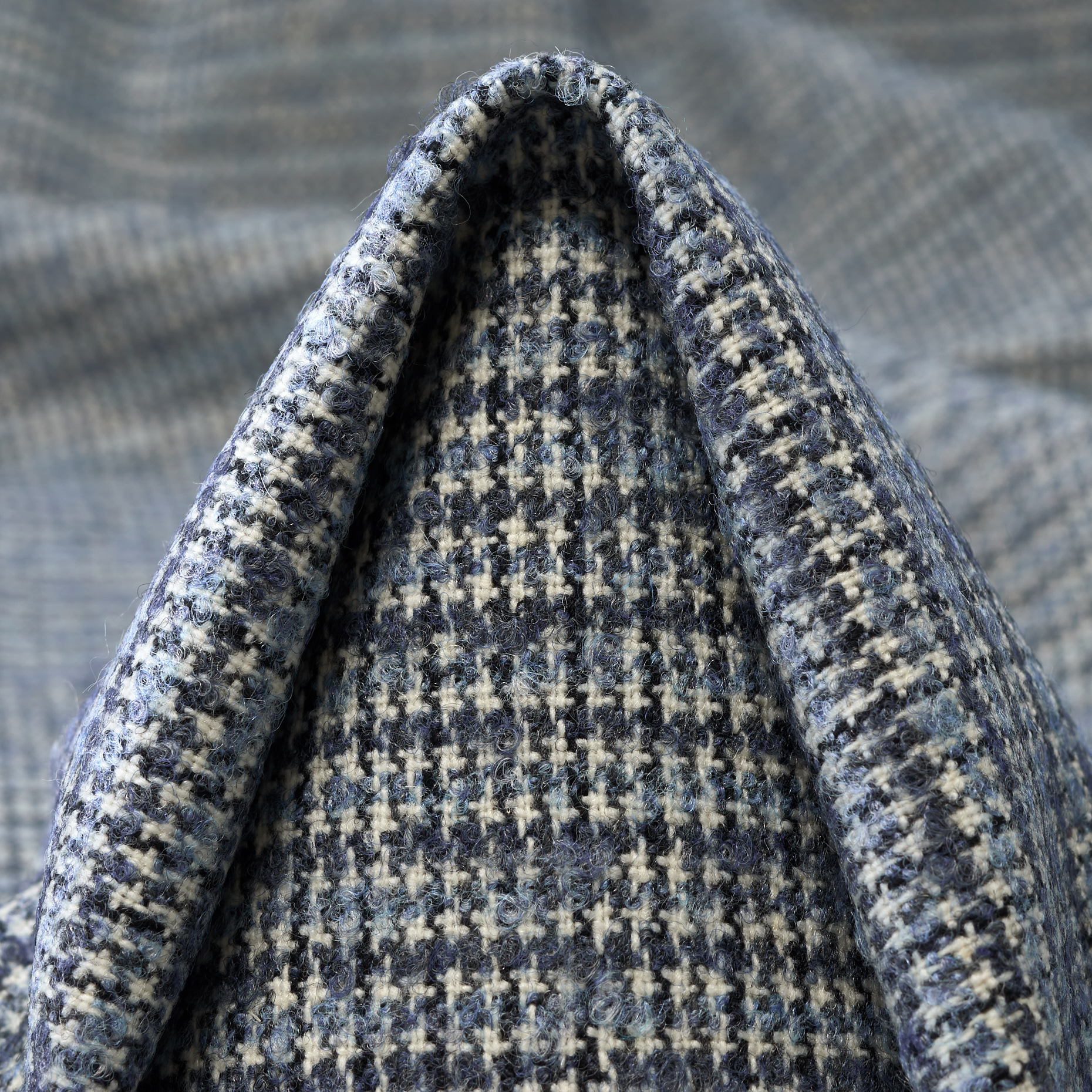 WOOL, VISCOSE BLEND, MICRO DESIGN, RAIN WASHED&CROWN BLUE
