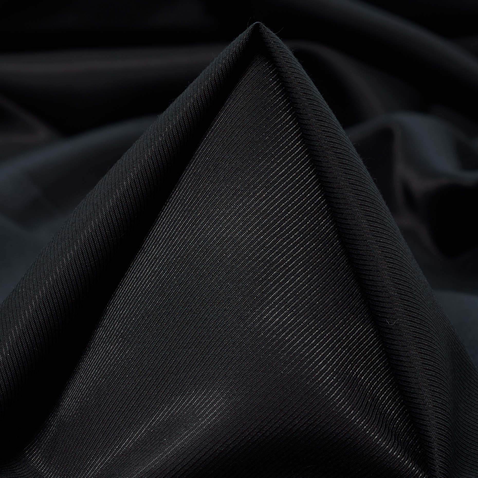 LIGHT COTTON, VISCOSE, SHIMMERING, RAVEN BLACK (T0000469)