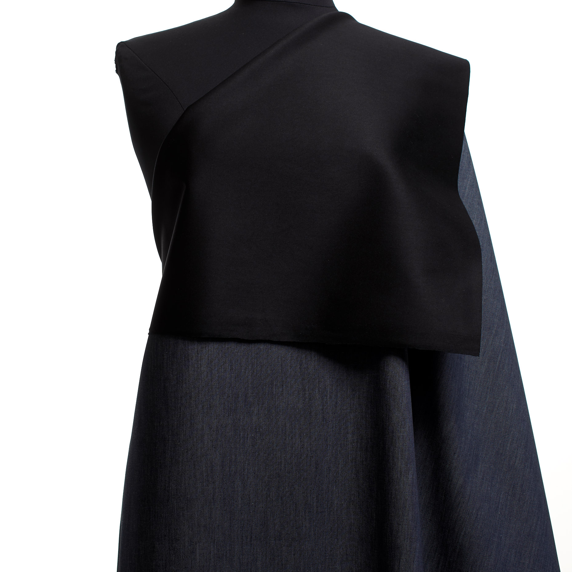 DENIM, COTTON, BONDED, FOLKSTONE GRAY (F000041925) - Mannequin