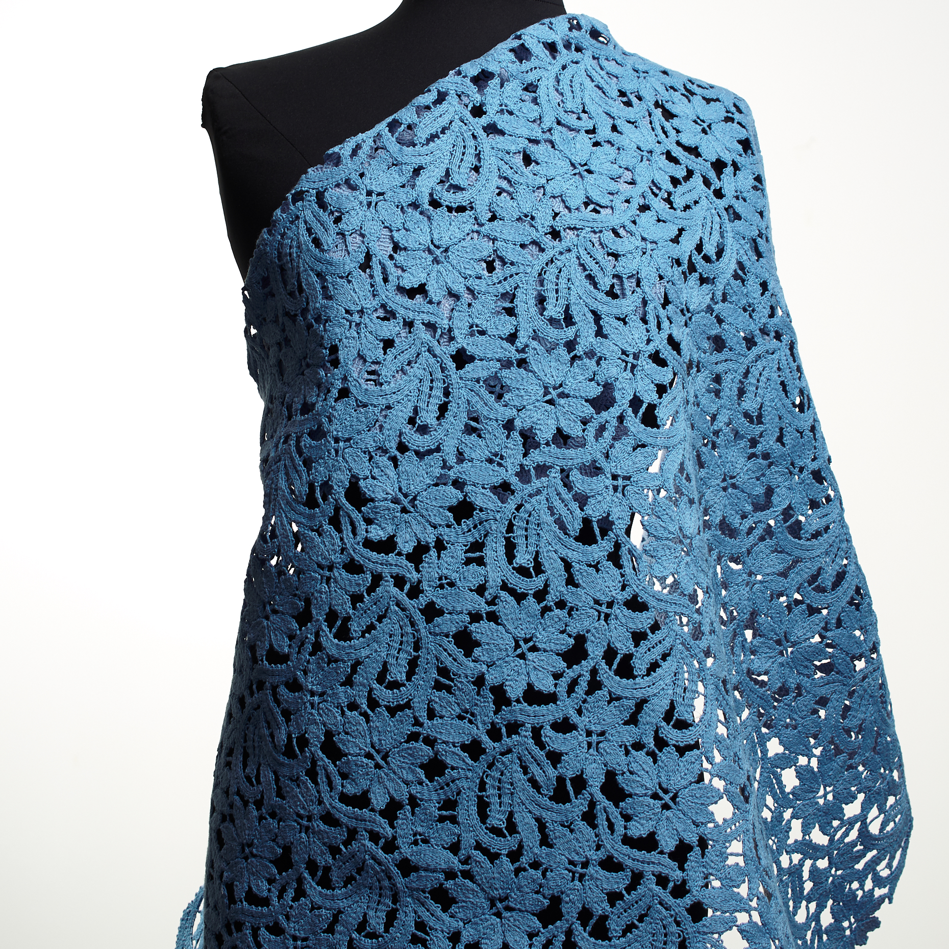 LACE, COTTON, POWDER BLUE (F000033771) - Mannequin