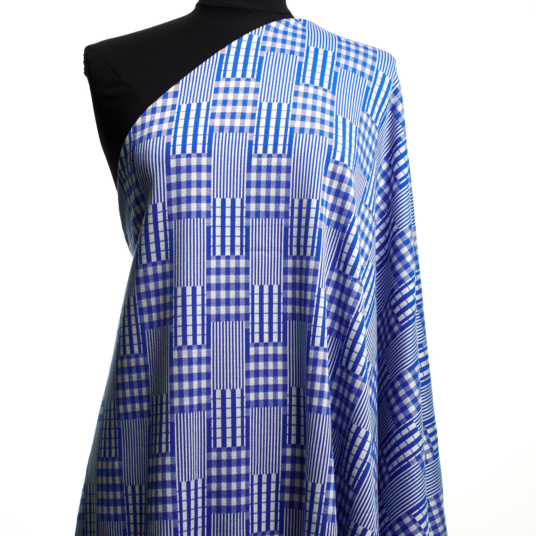 Трикотаж, Жаккард , Вискоза, Brilliant White&Lapis Blue (F000043963) - Манекен