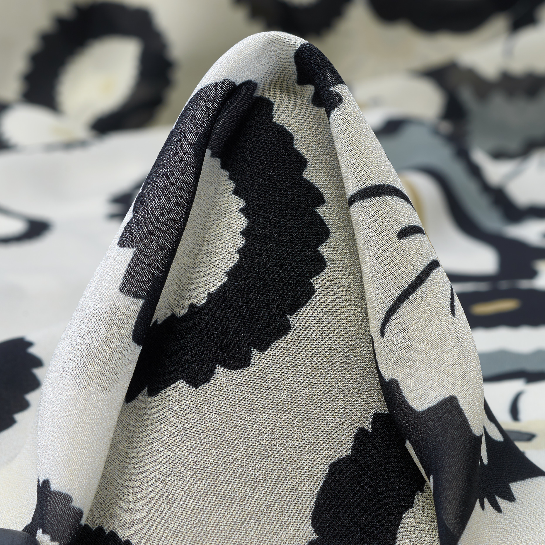 CHIFFON, VISCOSE, PRINTED, GULL GRAY&JET BLACK (F000049140)