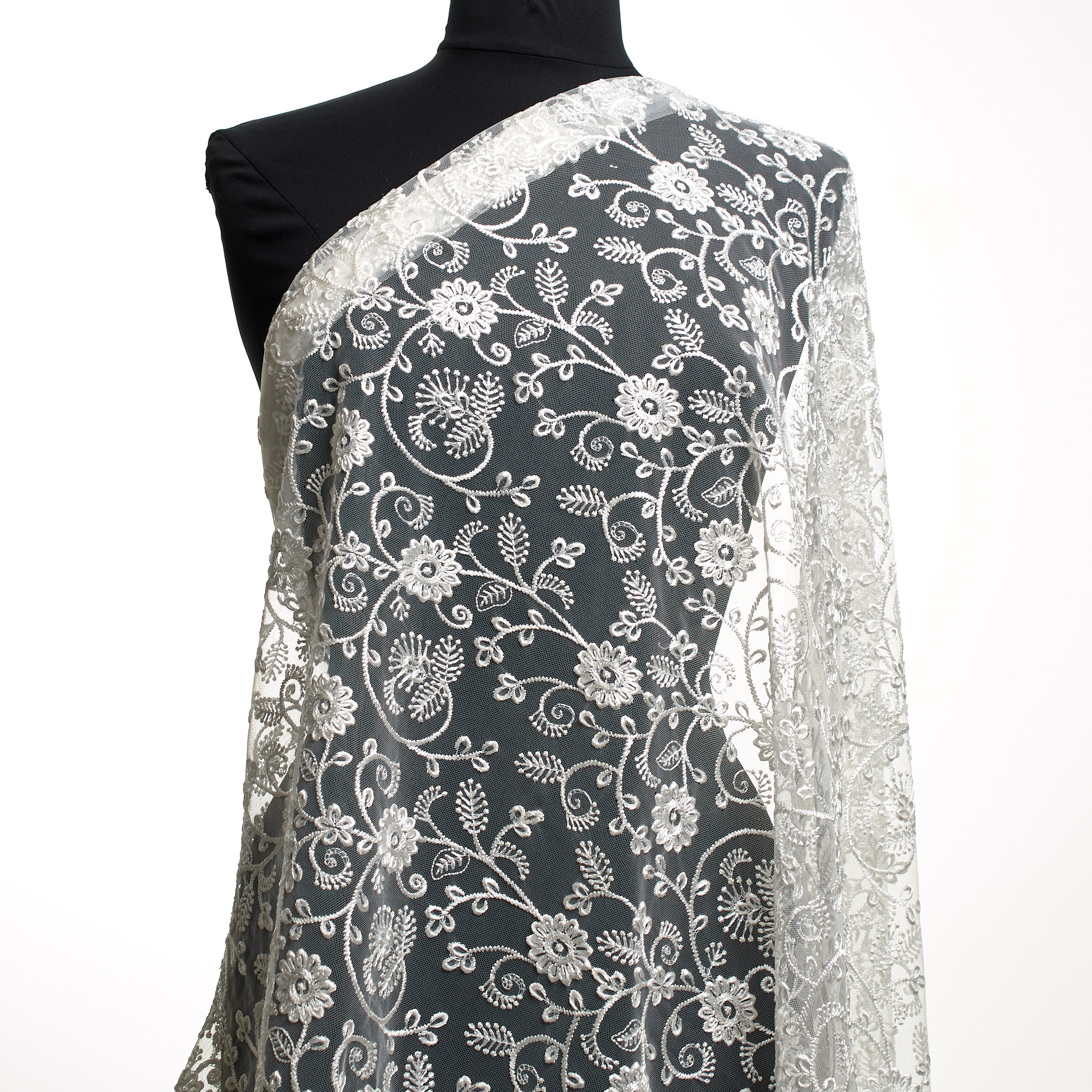 LACE, EMBROIDERED, FLORAL, BRILLIANT WHITE (F000047191) - Mannequin