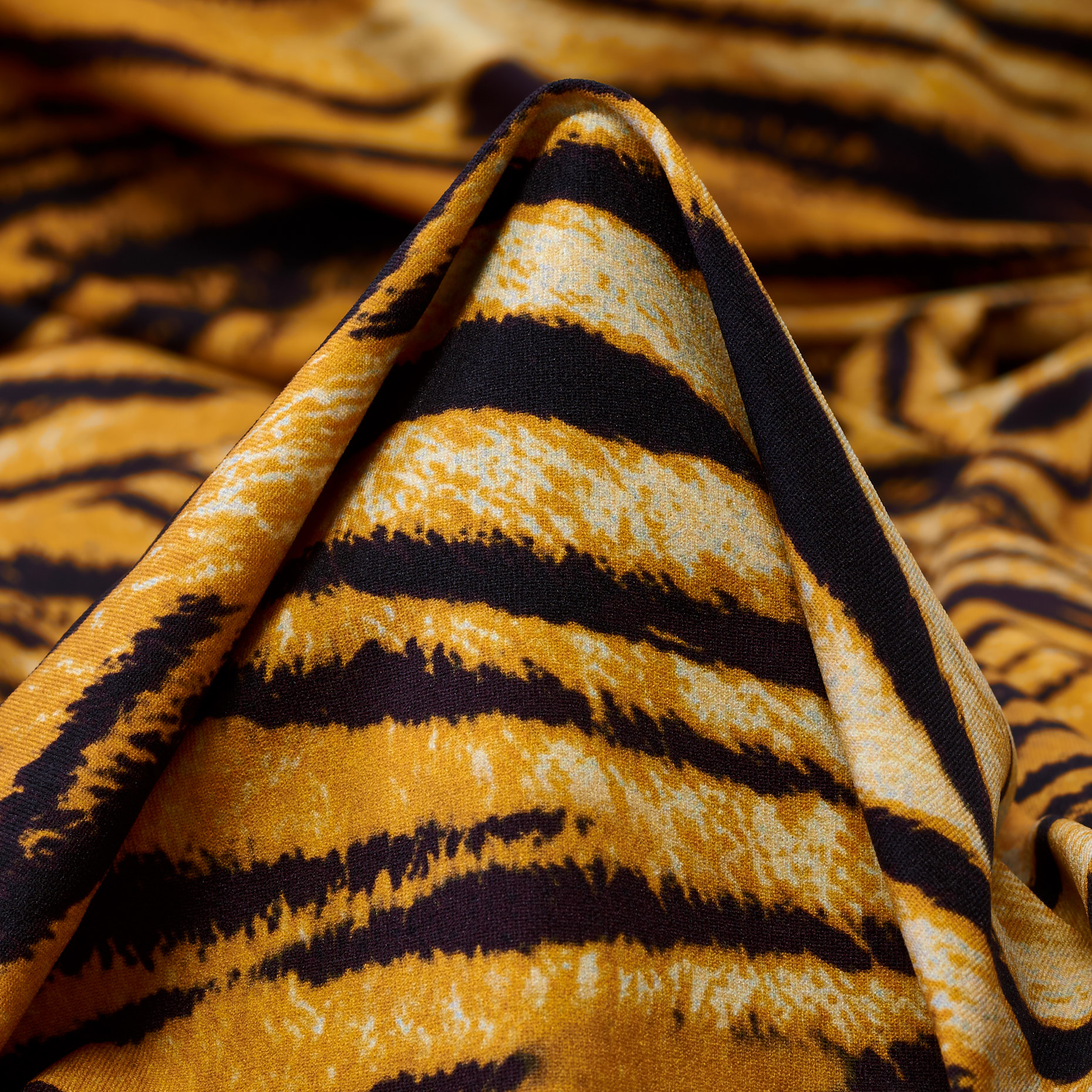 SINGLE JERSEY, ELASTIC, PRINTED, FLAME ORANGE (F000042865)