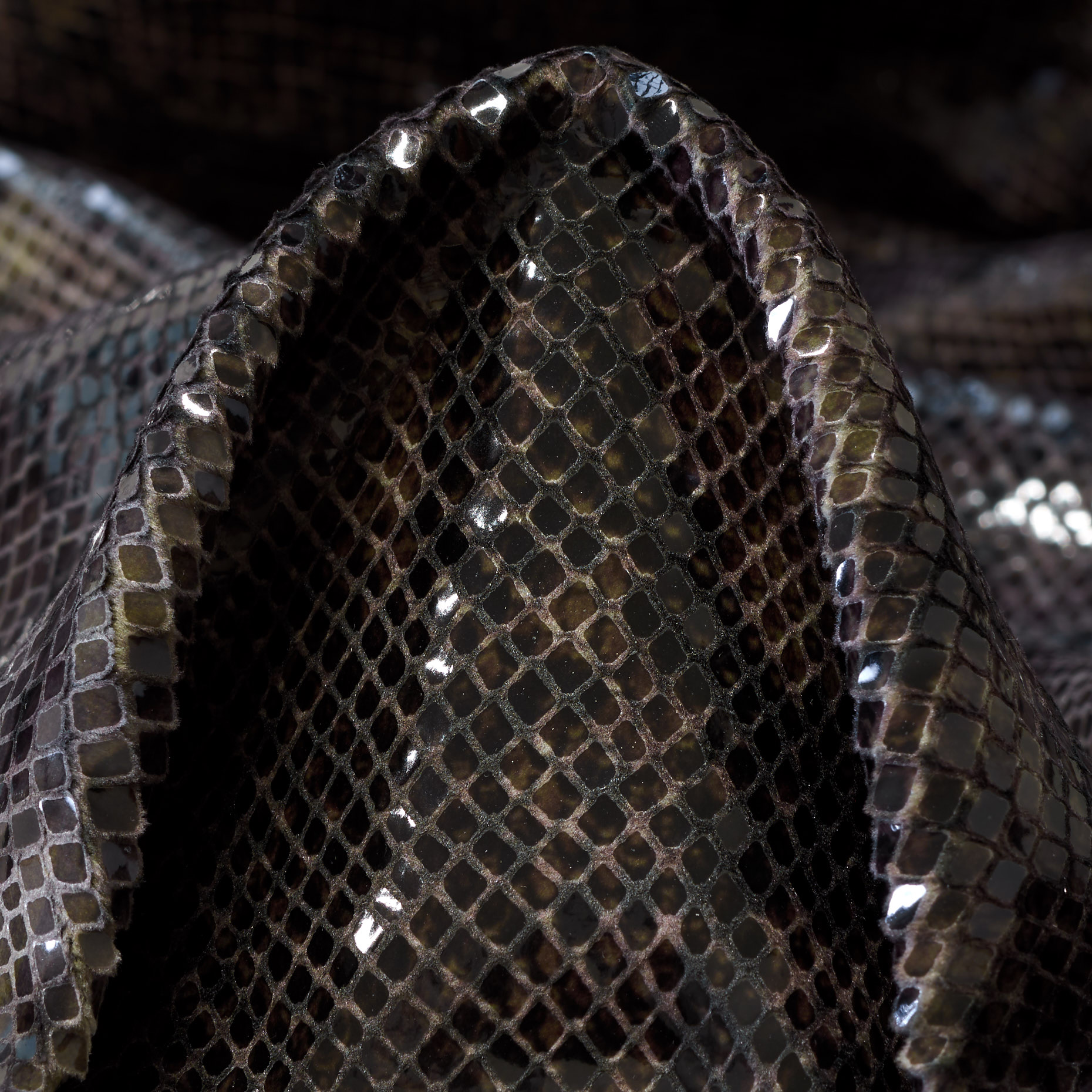 VEGAN LEATHER, JERSEY, SHINY, COFFEE QUARTZ (F000042740)