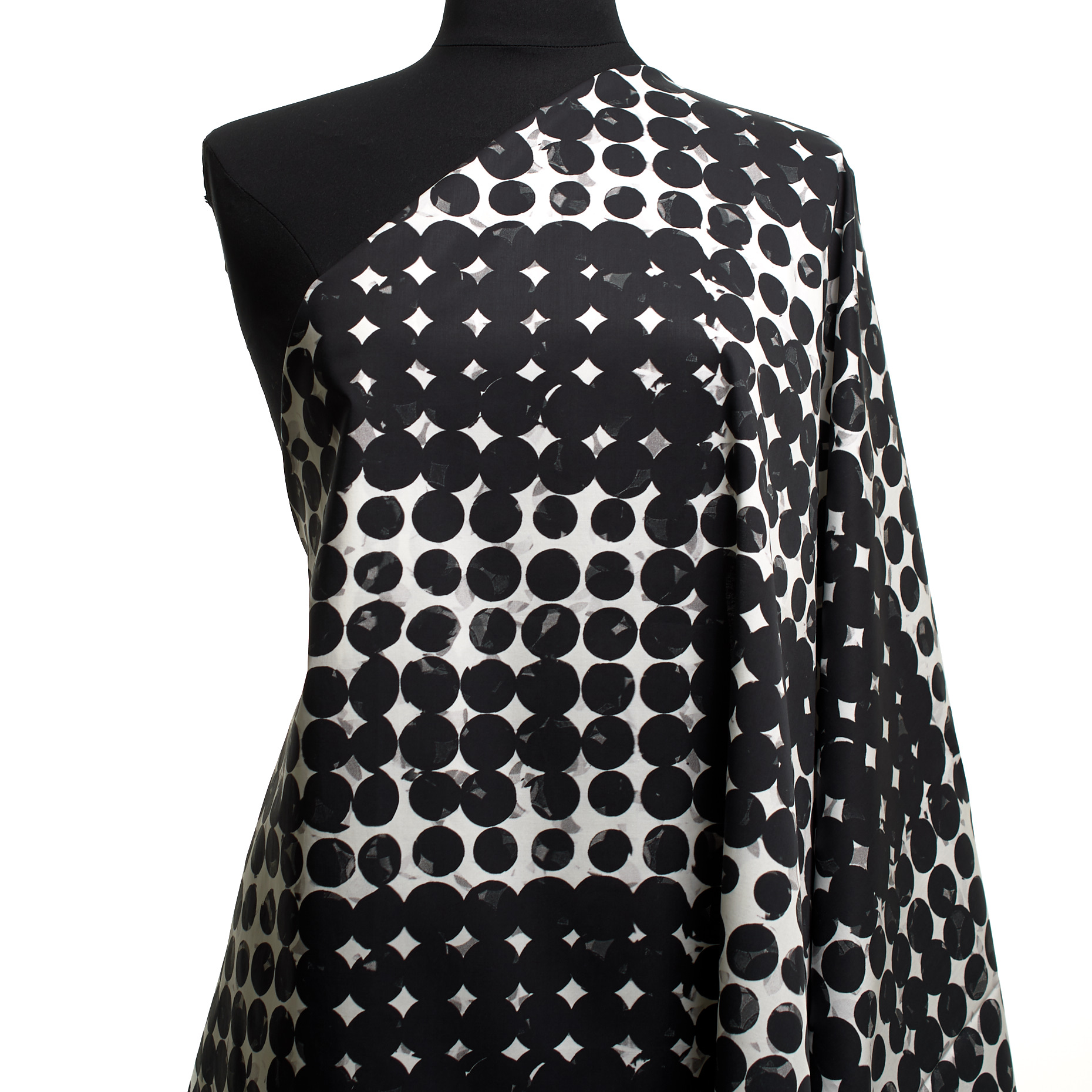 POPLIN, COTTON, DOTS, RAVEN BLACK&BRILLIANT WHITE (T0000729) - Mannequin