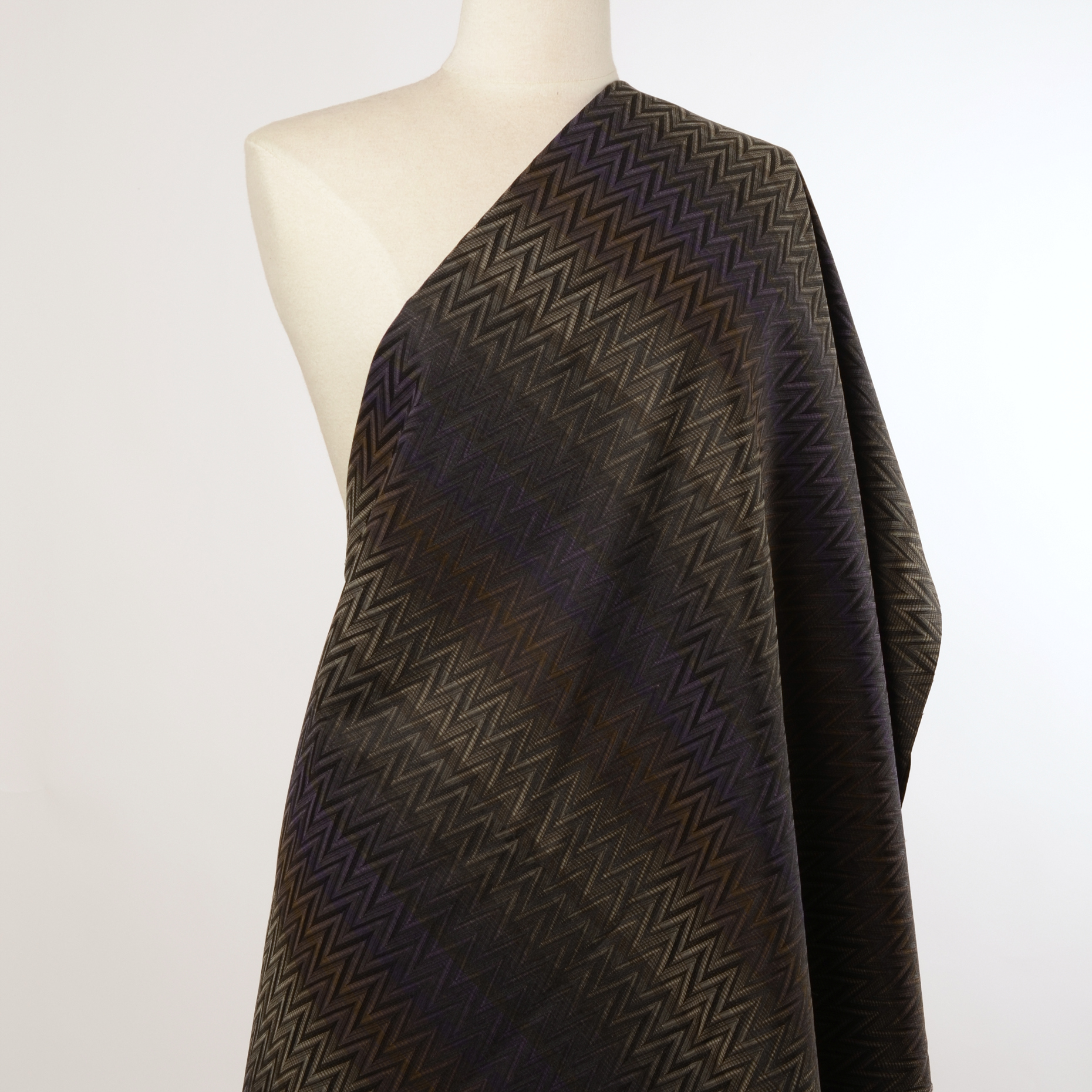 JACQUARD, PURPLE HEART&ALMOND (F000016940) - Mannequin