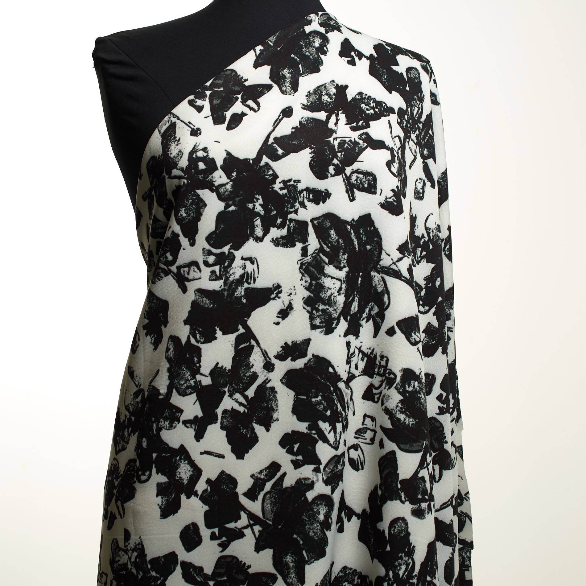 TECHNO STRETCH, PRINTED, ARCTIC ICE&RAVEN BLACK (F000031364) - Mannequin