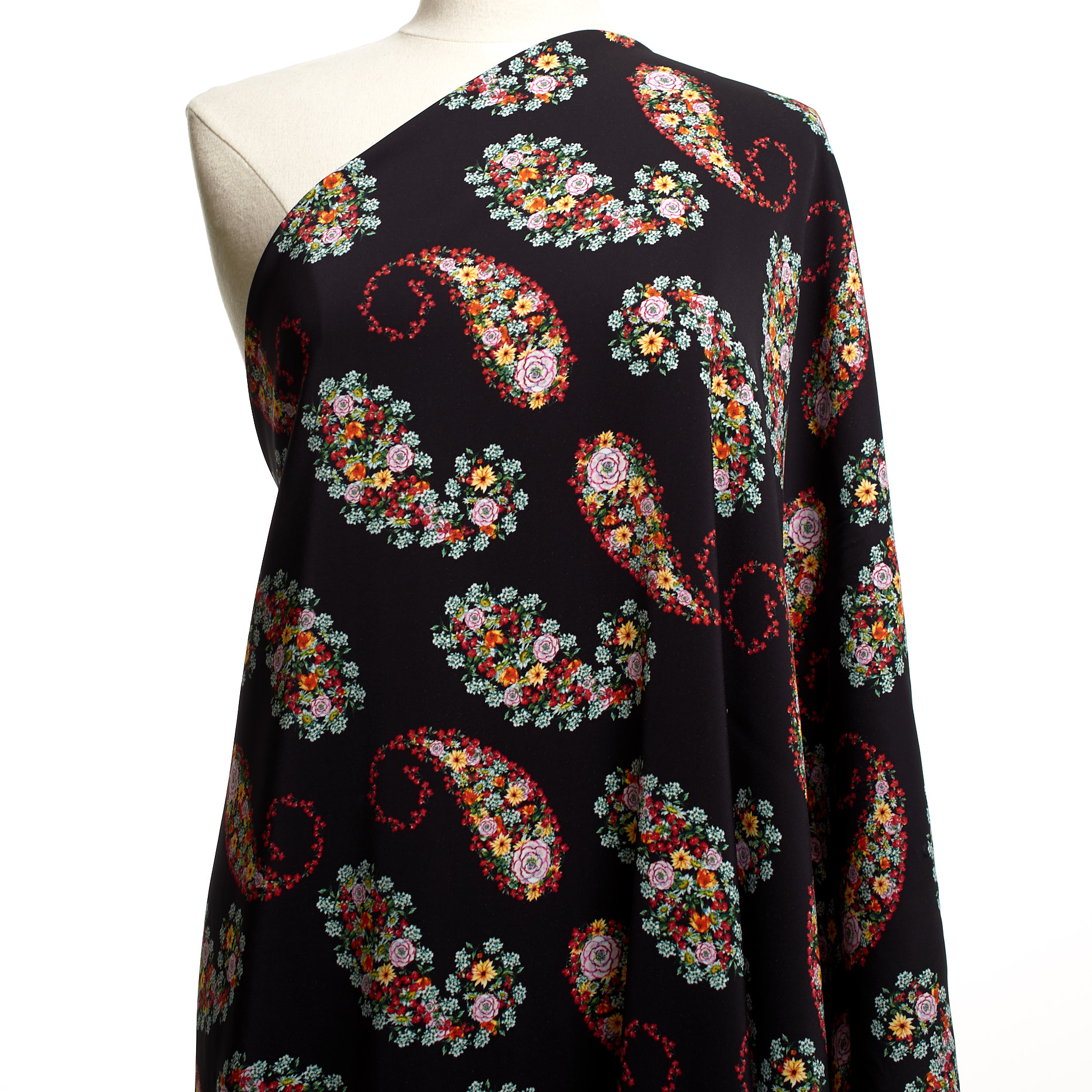 VISCOSE, ELASTIC, FLORAL, POPPY RED&RAVEN BLACK (F000041363) - Mannequin