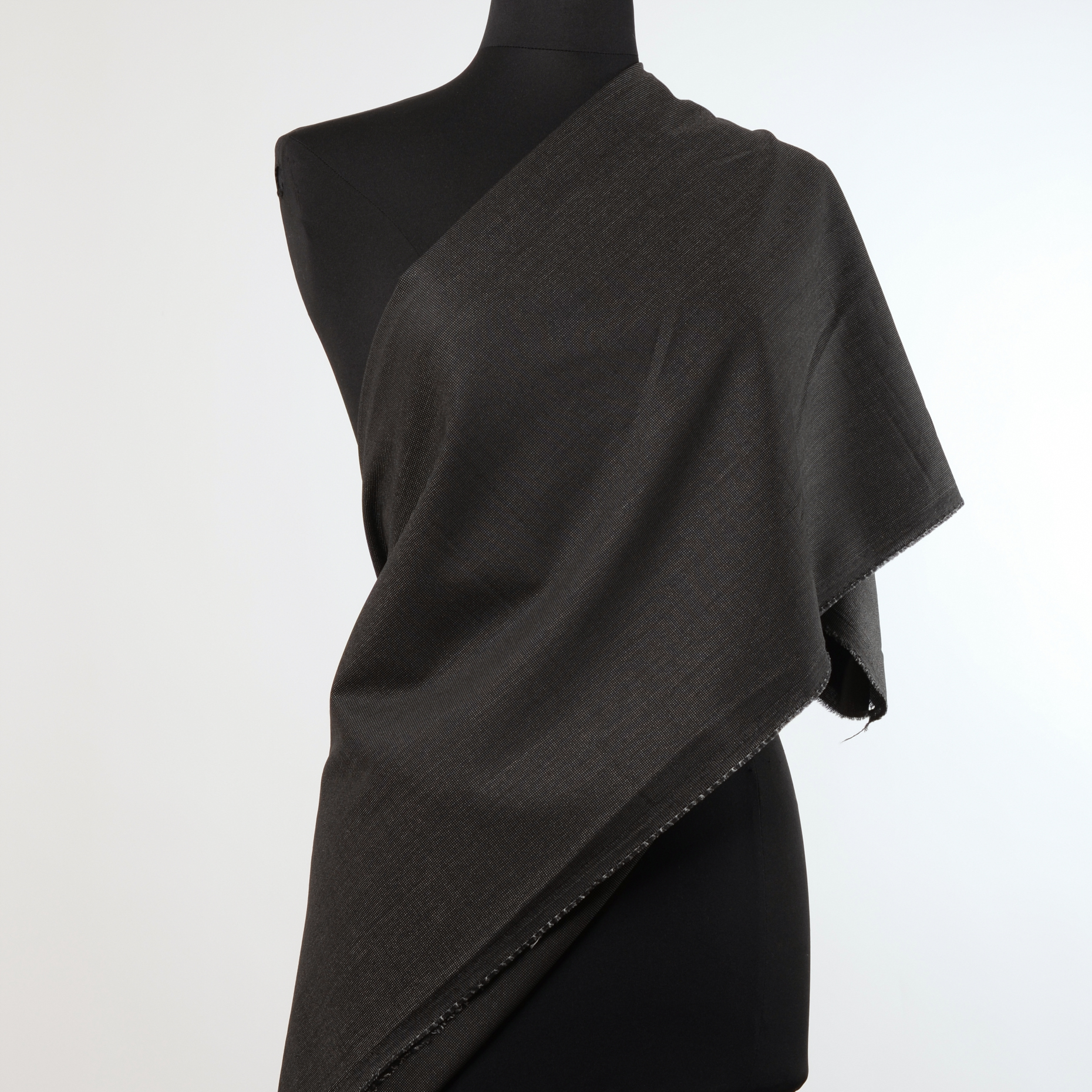 COOL WOOL, MICRO DESIGN, BLACK SAND (F000006519) - Mannequin