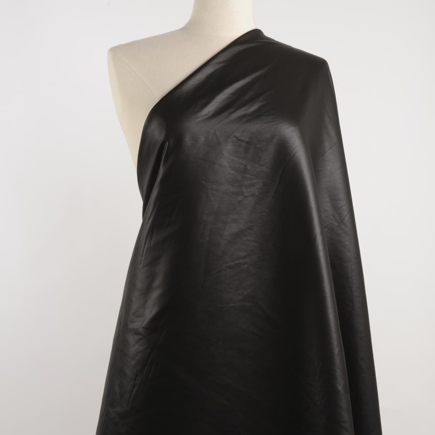 OUTDOOR, JET BLACK (F000027465) - Mannequin