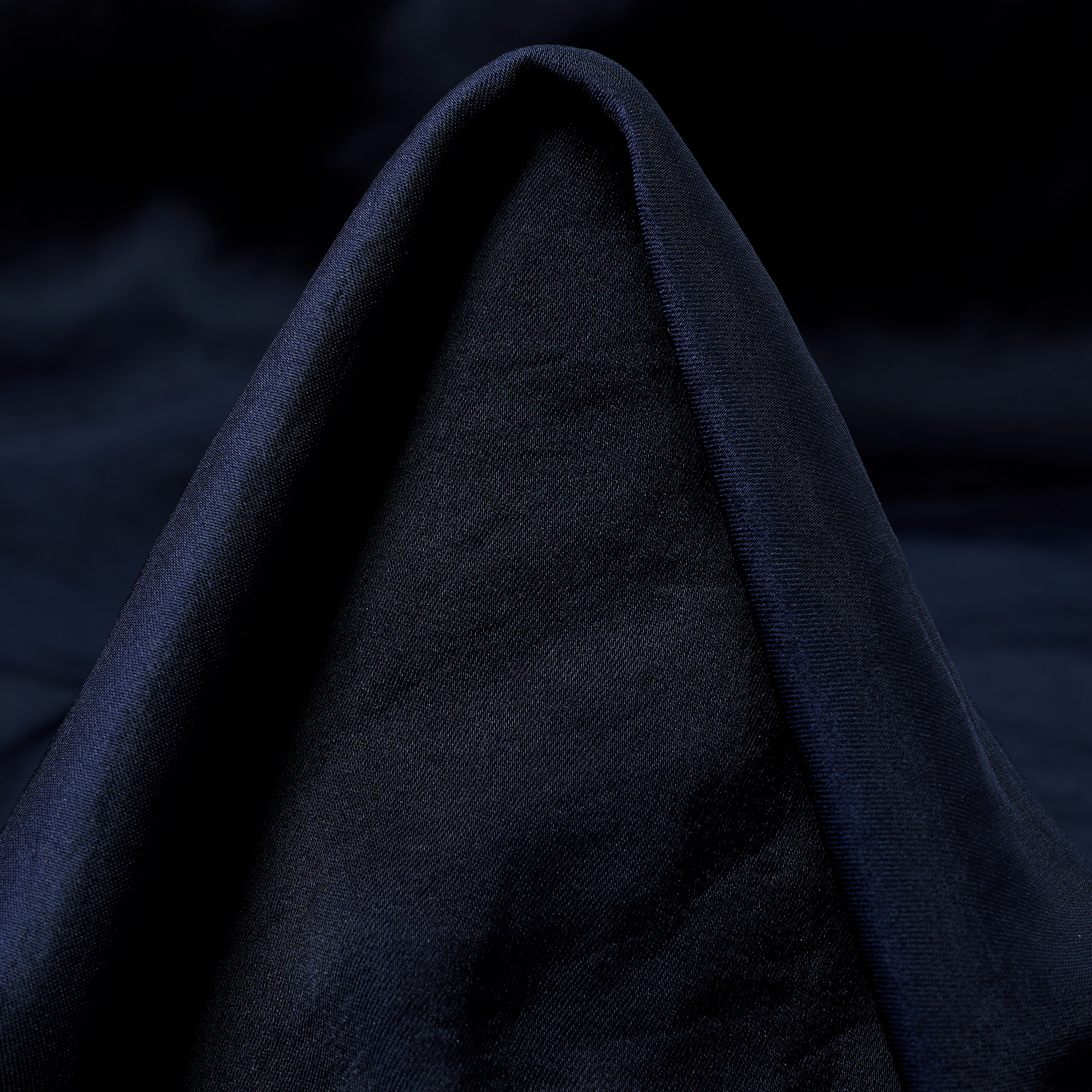 SATIN, RAVEN BLACK (F000043286)