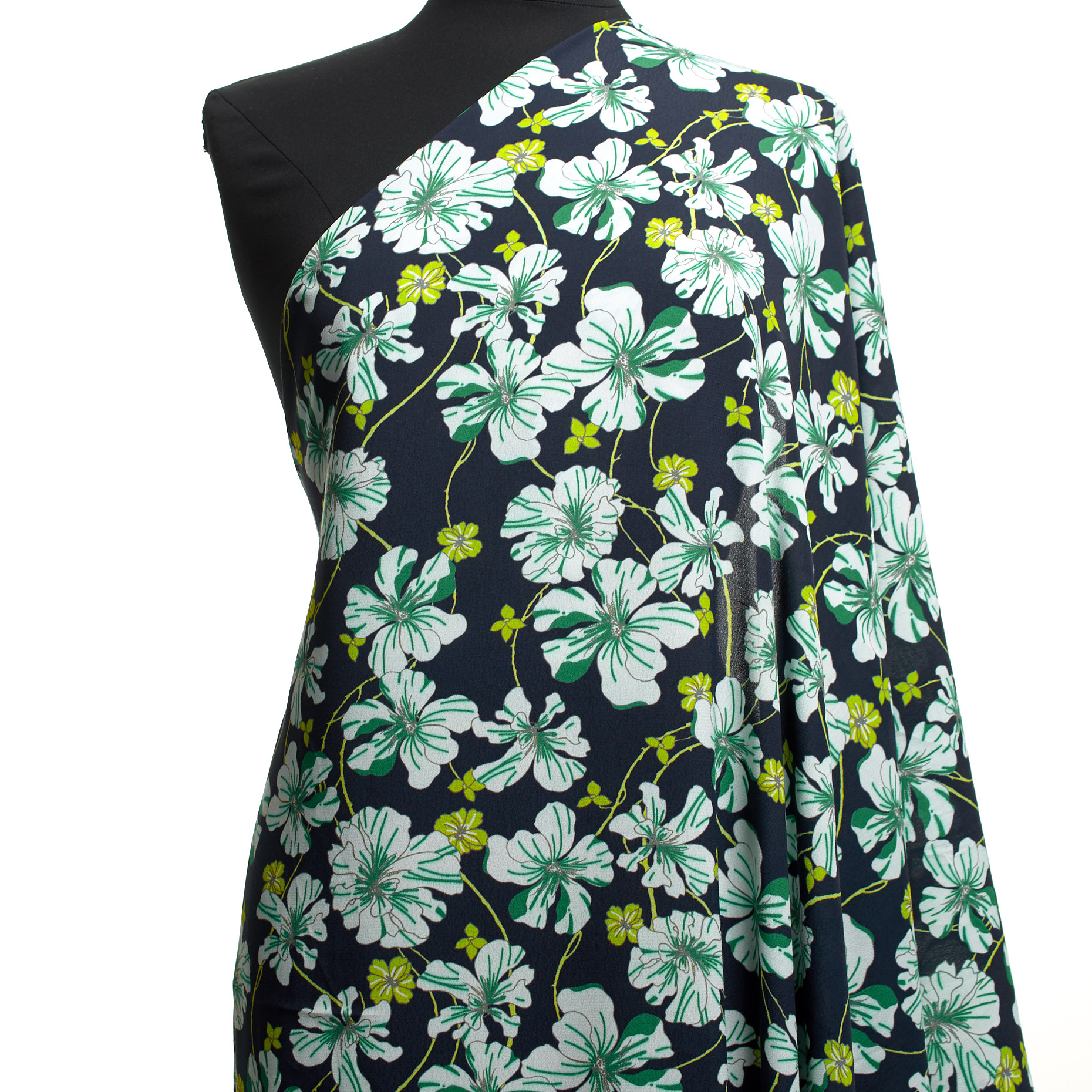 CRÊPE, VISCOSE, PRINTED, RAVEN BLACK&BRILLIANT WHITE (F000037960) - Mannequin