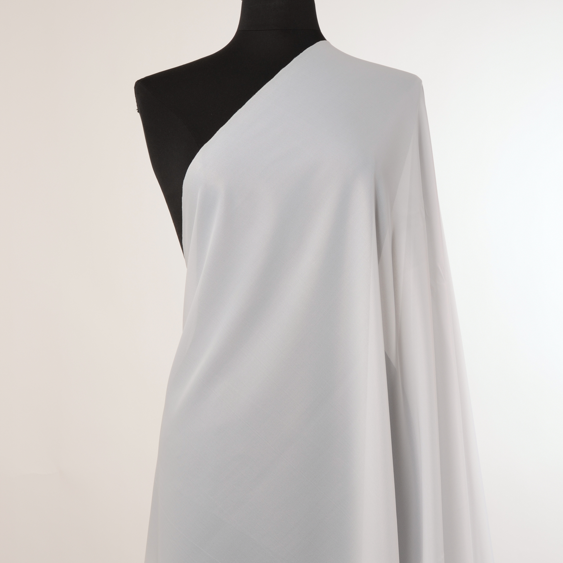 Charmeuse, Mesh, Snow White (F000020214) - Maniquí