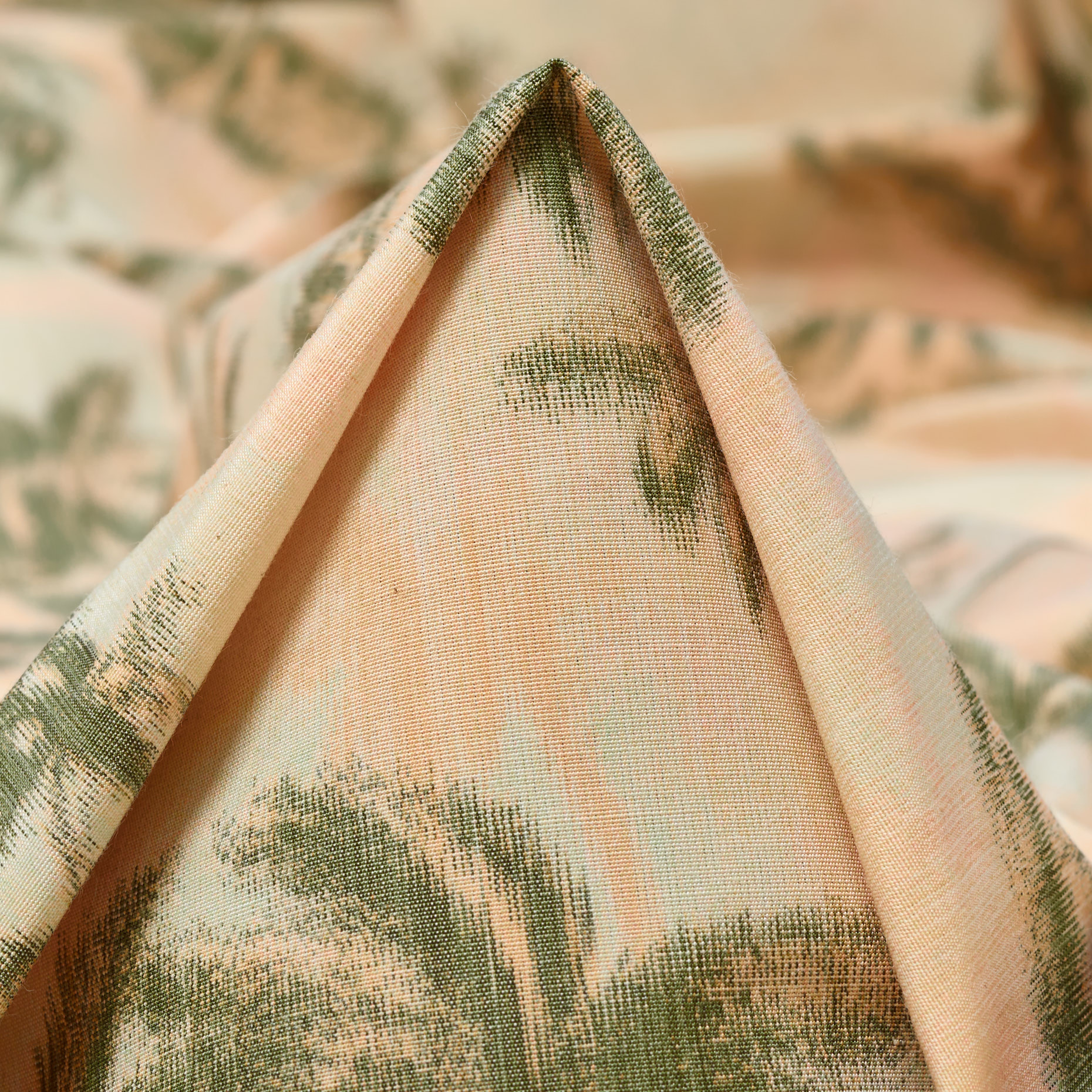 JACQUARD, CHINÉ, COTTON BLEND, PALE PEACH&MISTLETOE