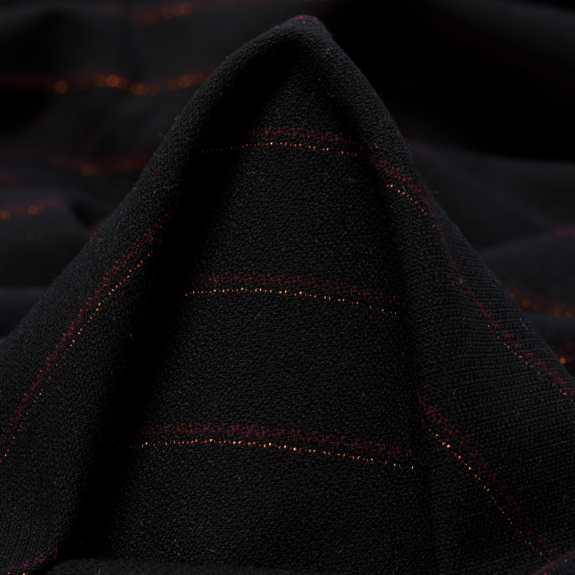 VISCOSE BLEND, LUREX, ELASTIC, RAVEN BLACK&PALE GOLD (F000038777)