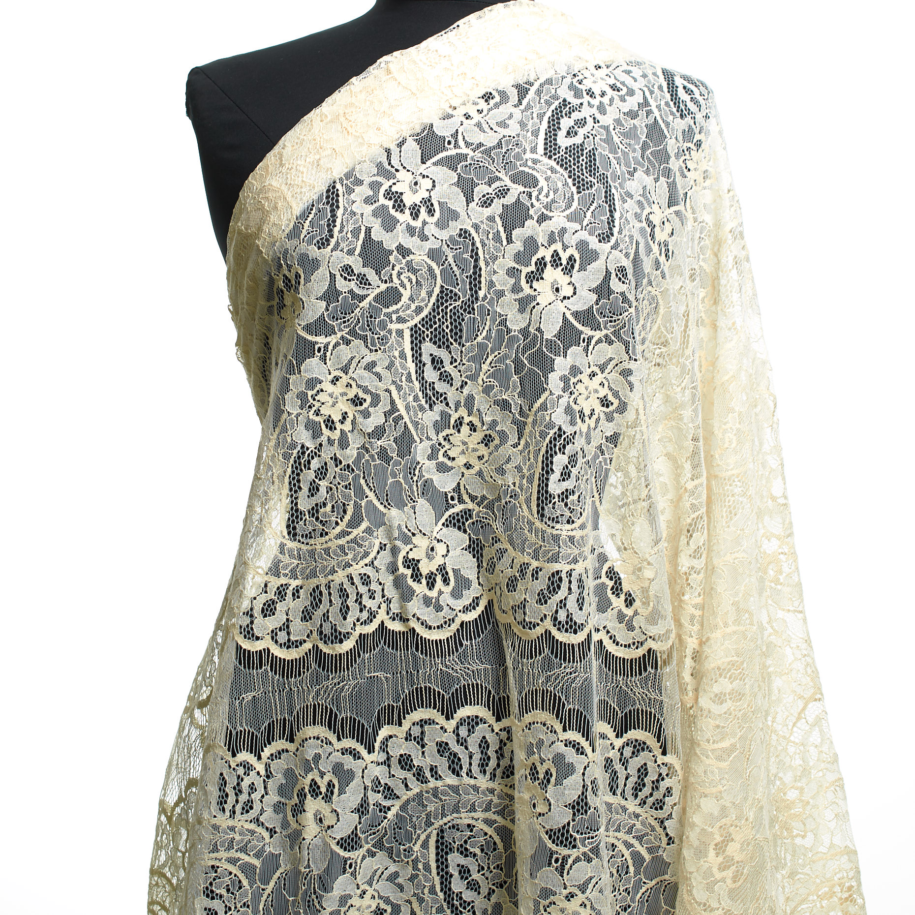 Spitze, Baumwolle, Floral, Almond (F000041101) - Schaufensterpuppe