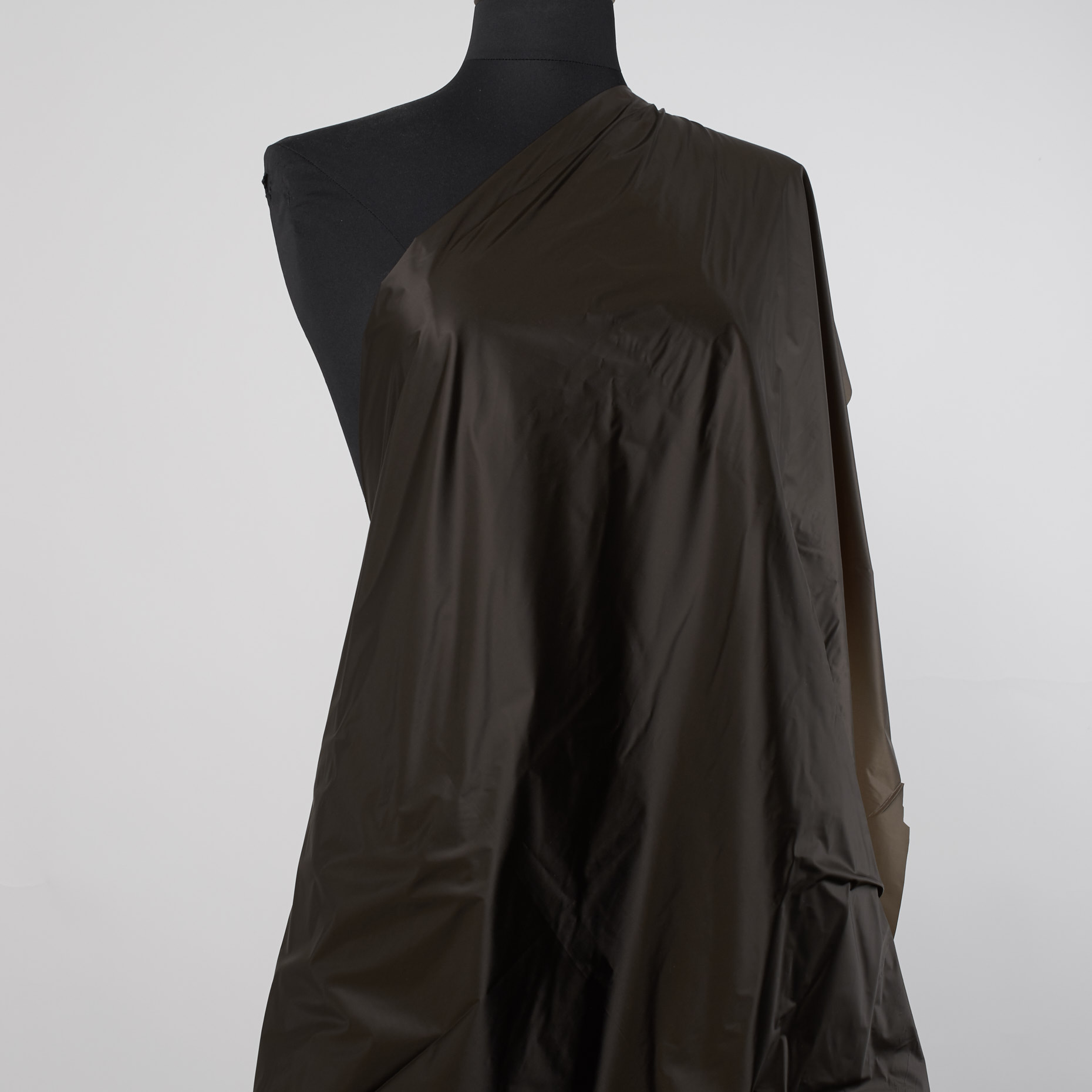 OUTDOOR, NYLON, BLACK COFFEE (F000023049) - Mannequin