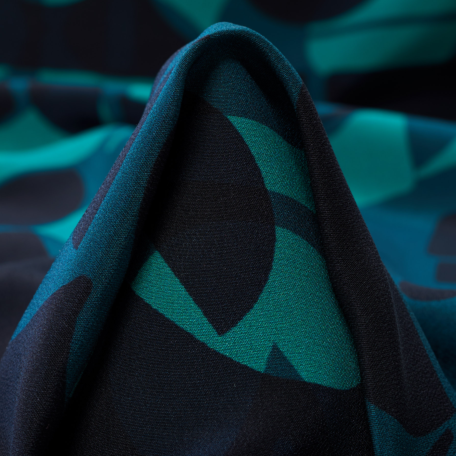 CRÊPE, SILK, PRINTED, TAPESTRY (T0000623)