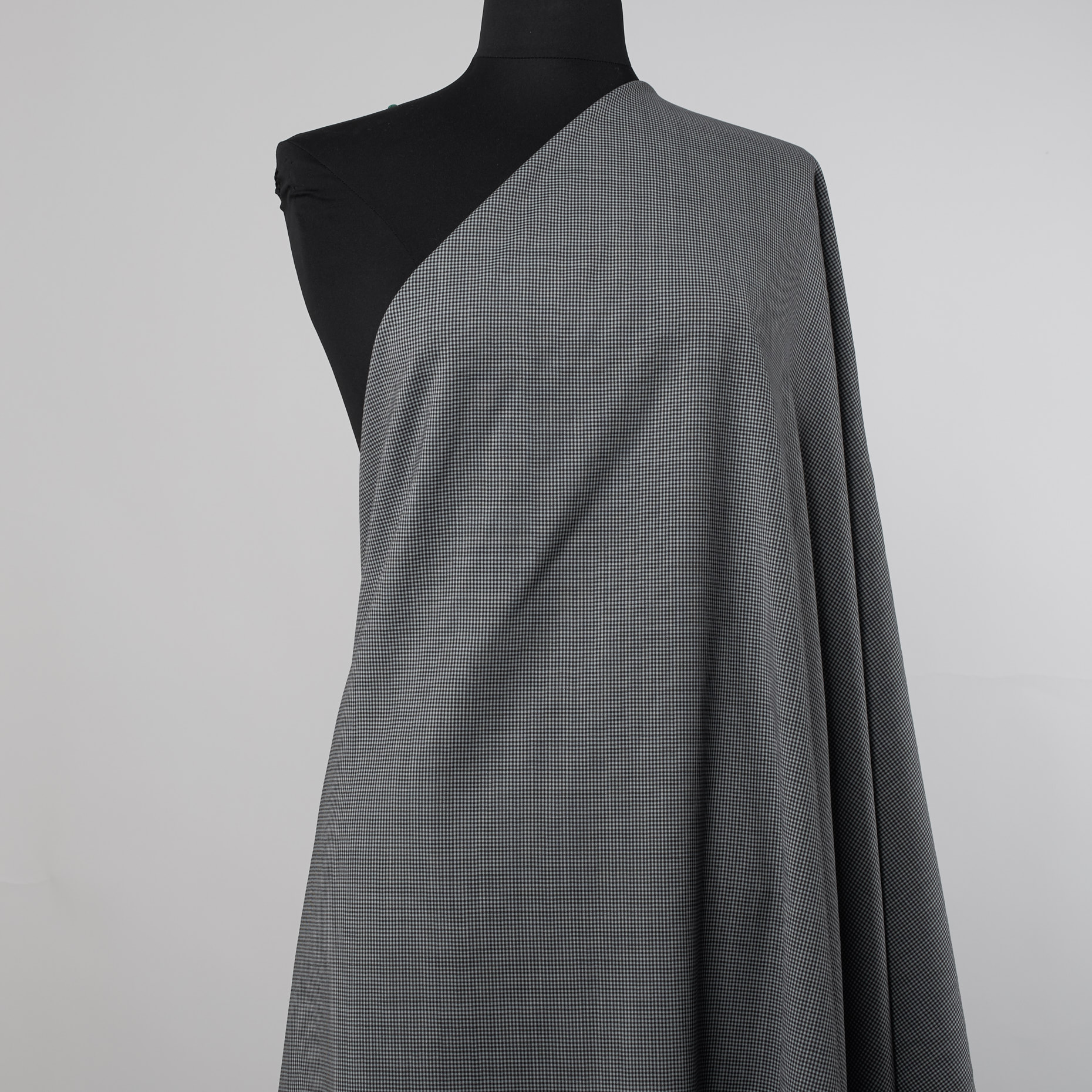 VIRGIN WOOL, MICRO DESIGN, VAPOR BLUE (F000023972) - Mannequin