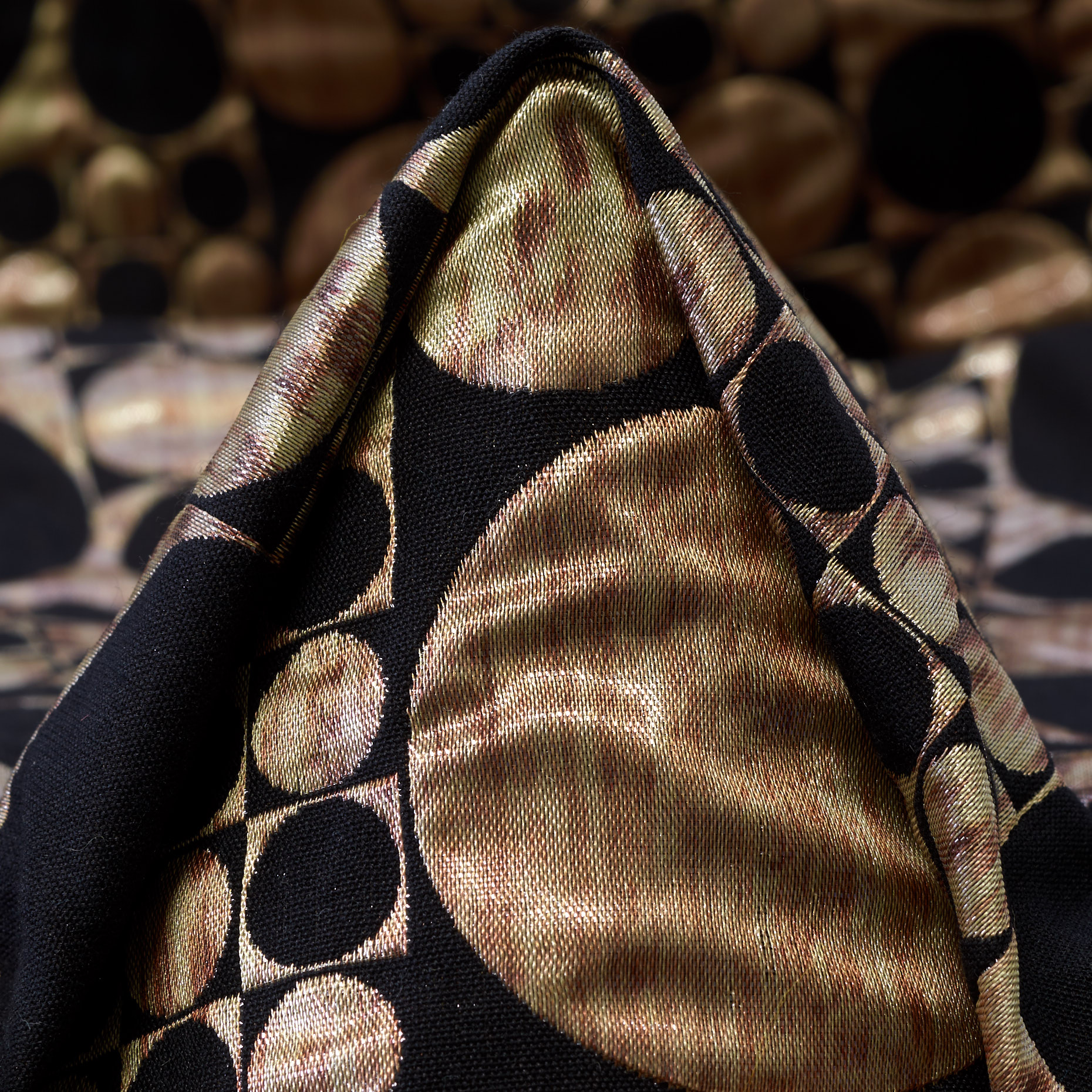 JACQUARD, COTTON BLEND, ALMOND BUFF&RAVEN BLACK (P000003400)