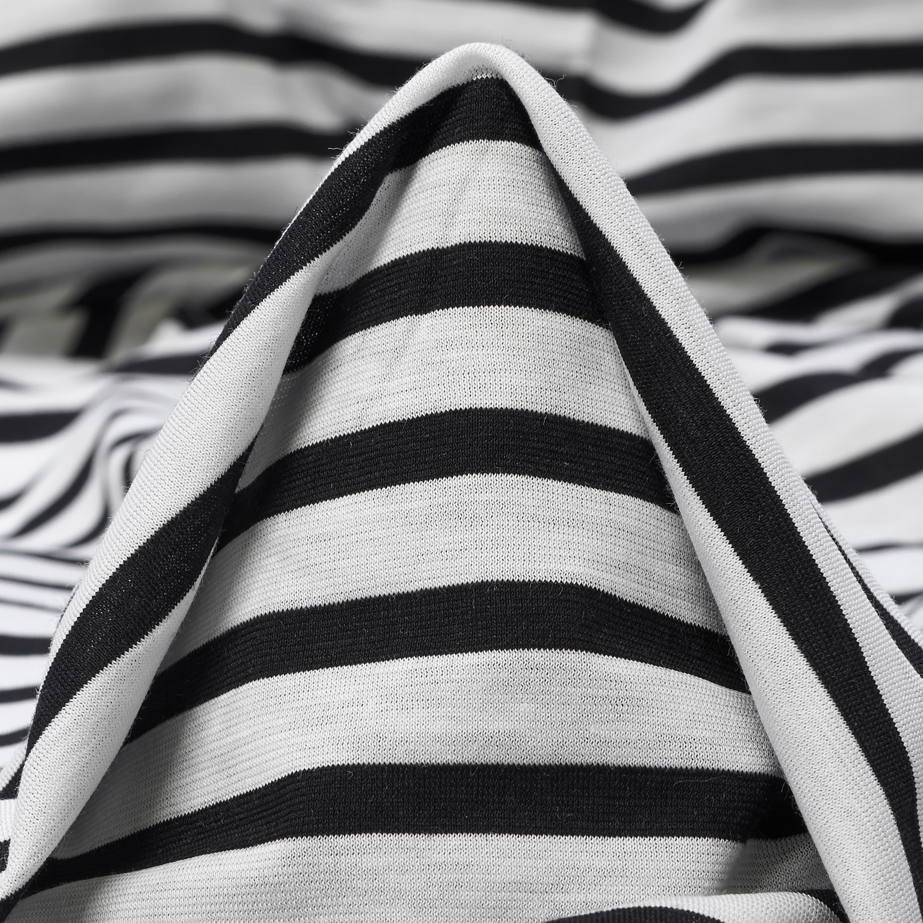 SINGLE JERSEY, COTTON, STRIPES, RAVEN BLACK&SNOW WHITE (F000042906)