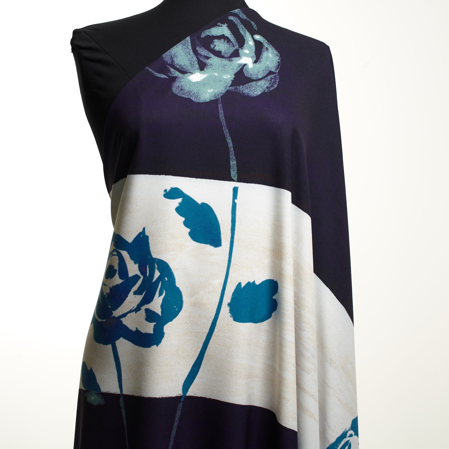 Crêpe, Floreal, Elástique, Parisian Night&Snow White (F000031376) - Mannequin