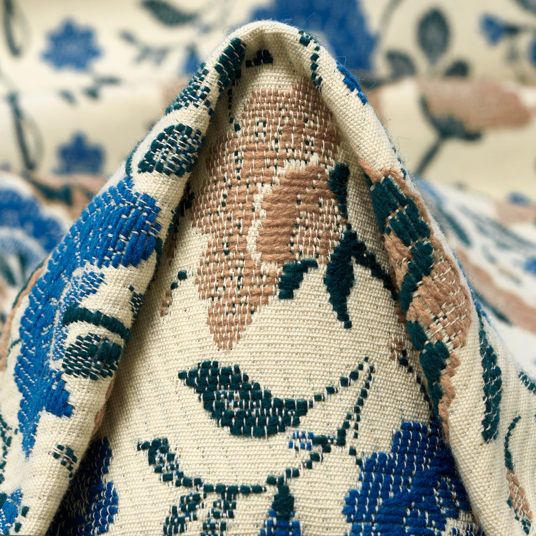 JACQUARD, COTTON BLEND, FLORAL, ANTIQUE WHITE&MEDITERRANEAN BLUE (P000003450)