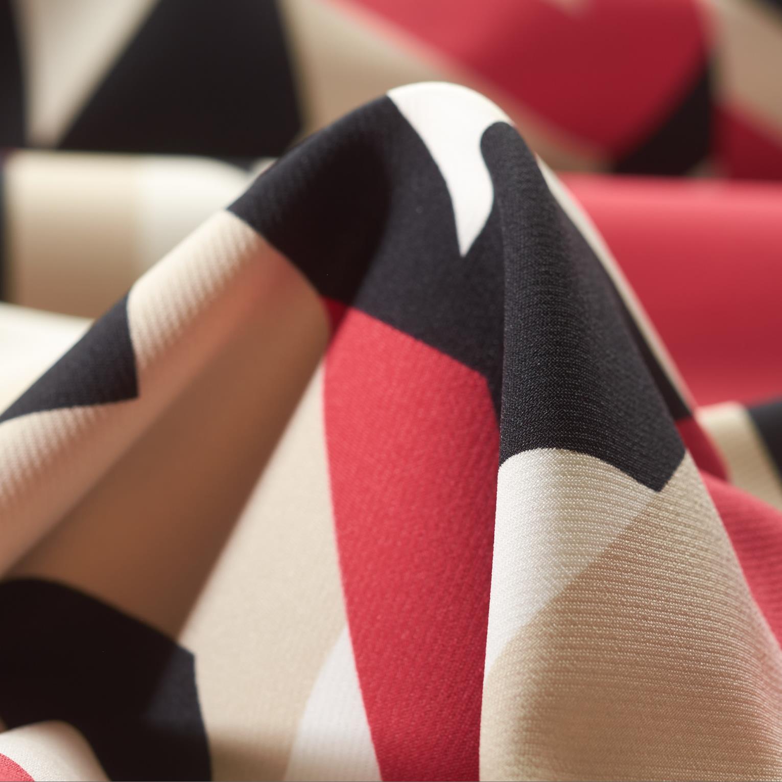 TWILL, PRINTED, RED ALERT&RAVEN BLACK (F000027199)