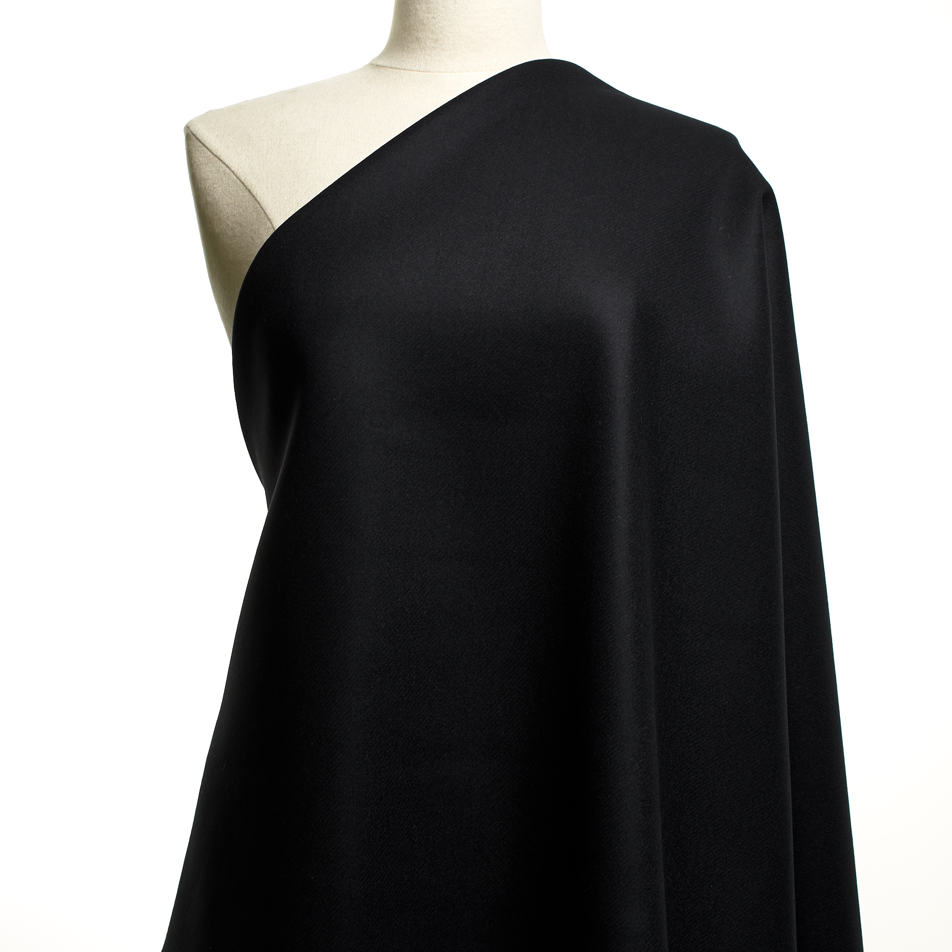 DRAP, WOOL, RAVEN BLACK (F000048230) - Mannequin
