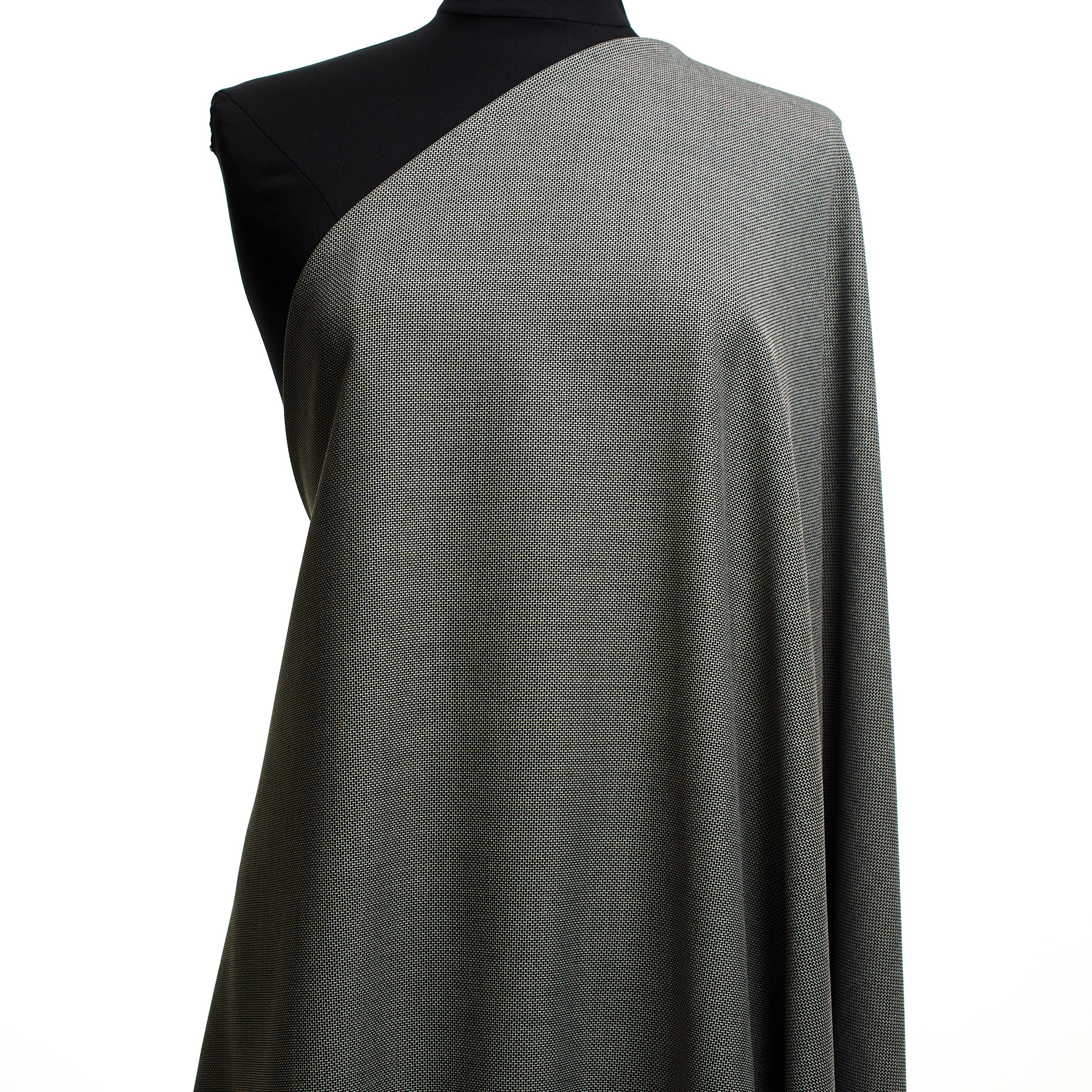 Смесовая Вискоза, Стрейч, Мелкий Рисунок, Raven Black&Snow White (F000043795) - Манекен