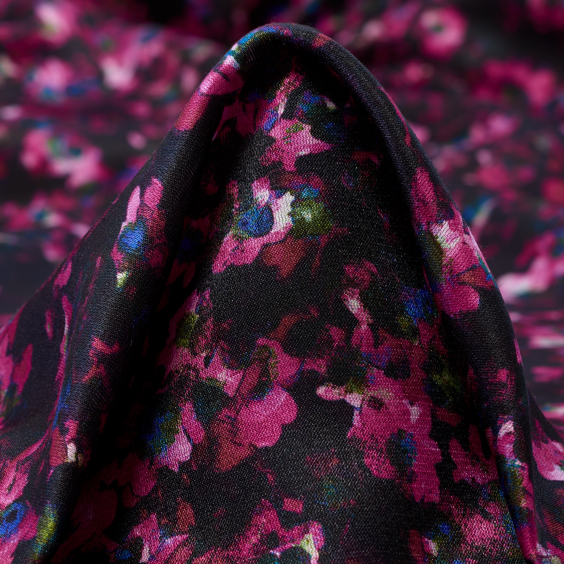 CRÊPE DE CHINE, FLORAL, RASPBERRY (F000022293)