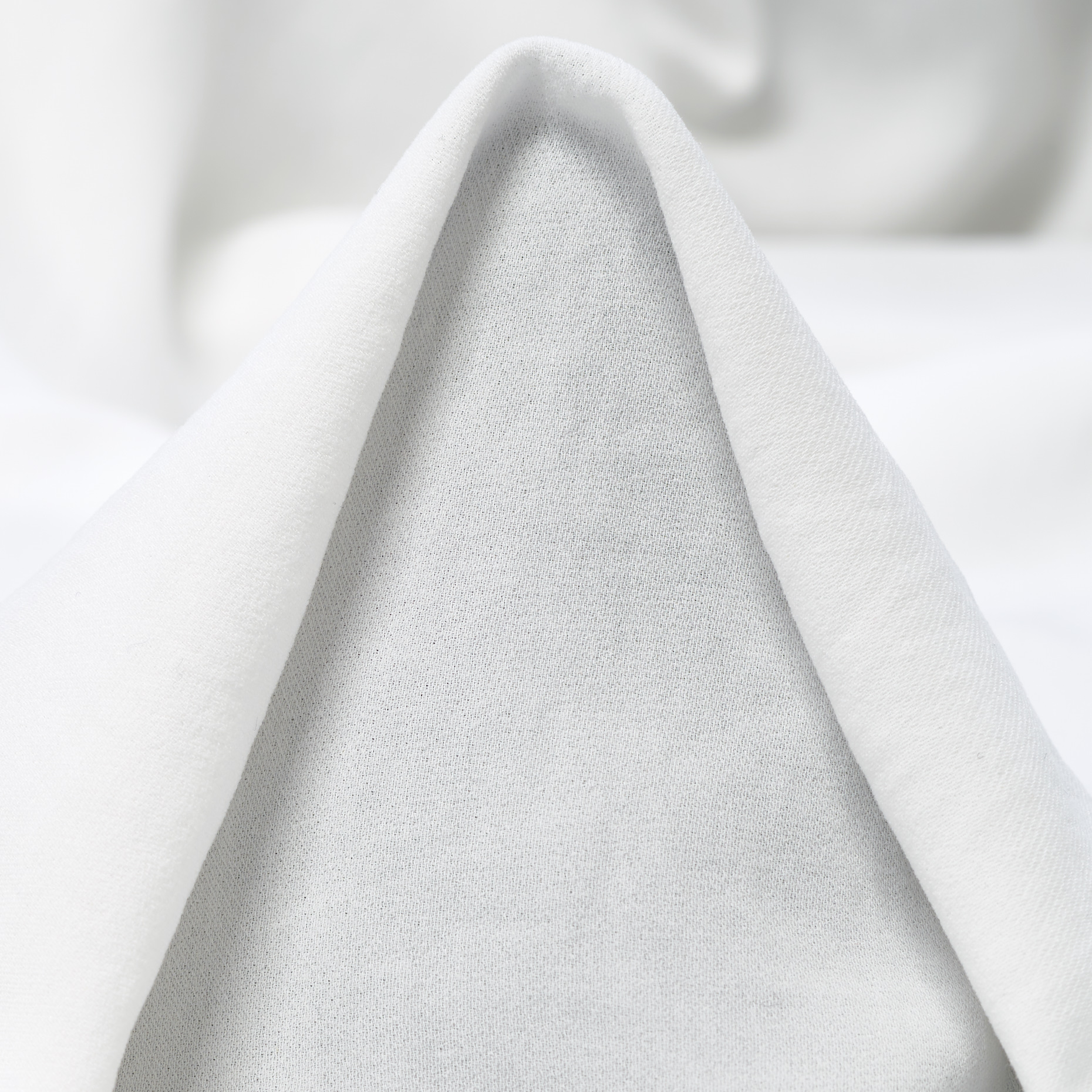 CRÊPE, BRILLIANT WHITE (F000046310)