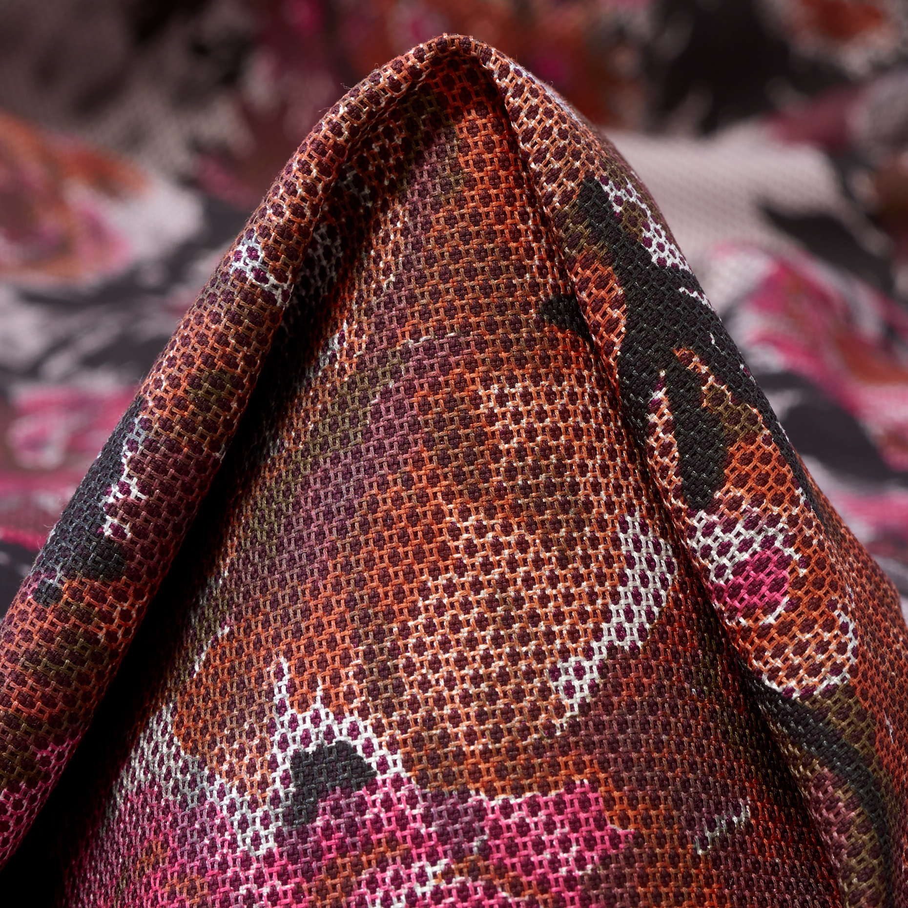 COTTON, SILK, FLORAL, CABERNET&NIMBUS CLOUD (F000012842)