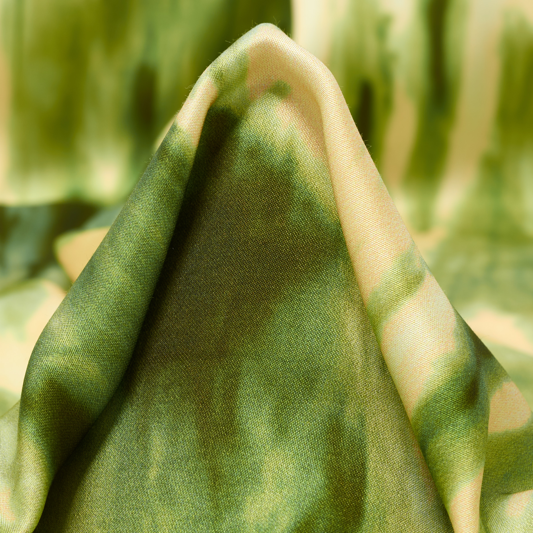 Satin, Viskose, Bedruckt, Pale Peach&Pale Kiwi